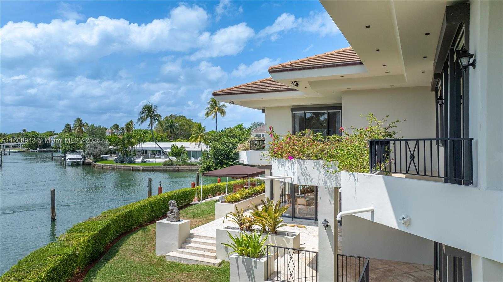 Small Image of 241 CAPE FLORIDA DR, Key Biscayne Number 9
