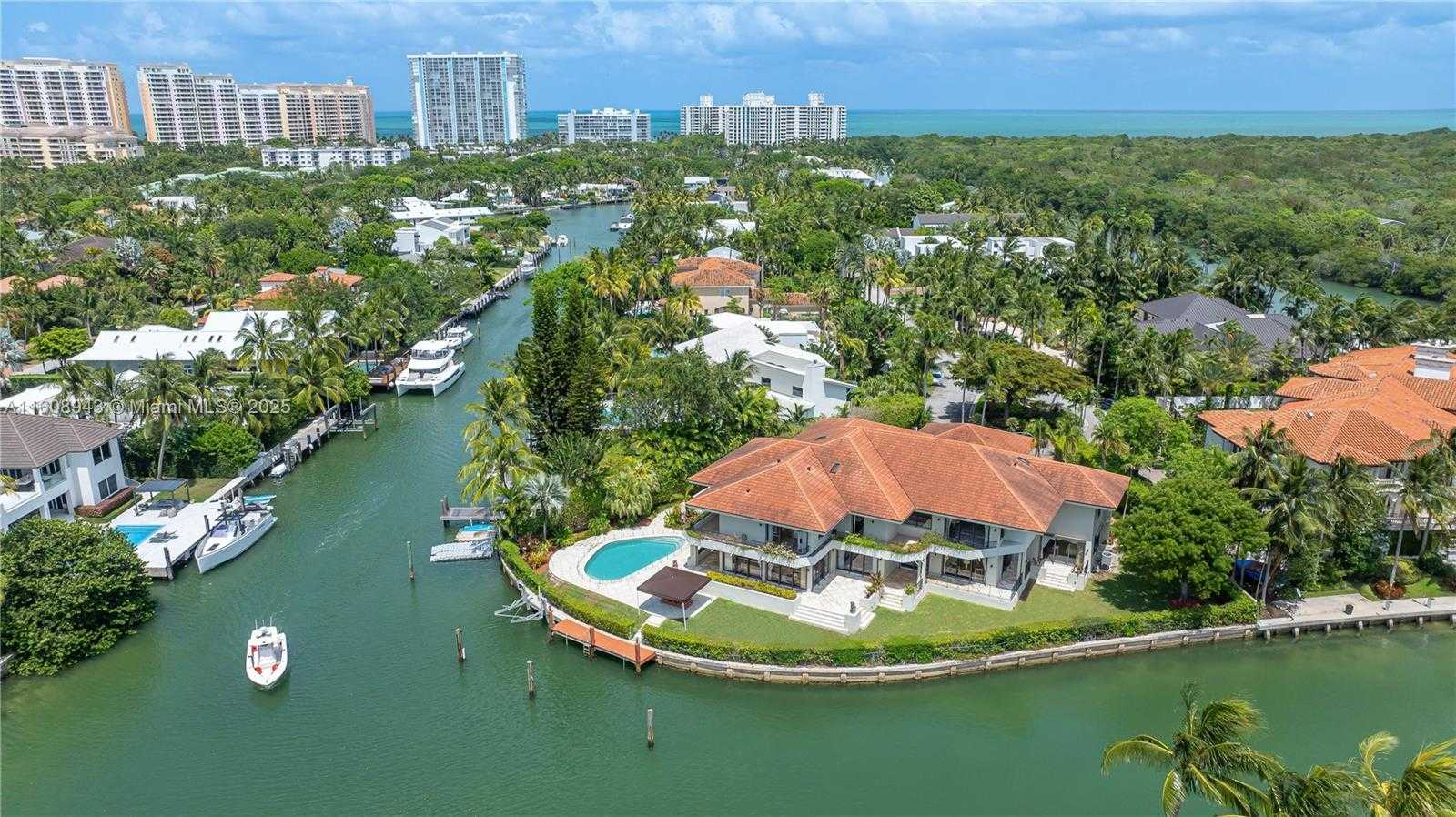 Small Image of 241 CAPE FLORIDA DR, Key Biscayne Number 94