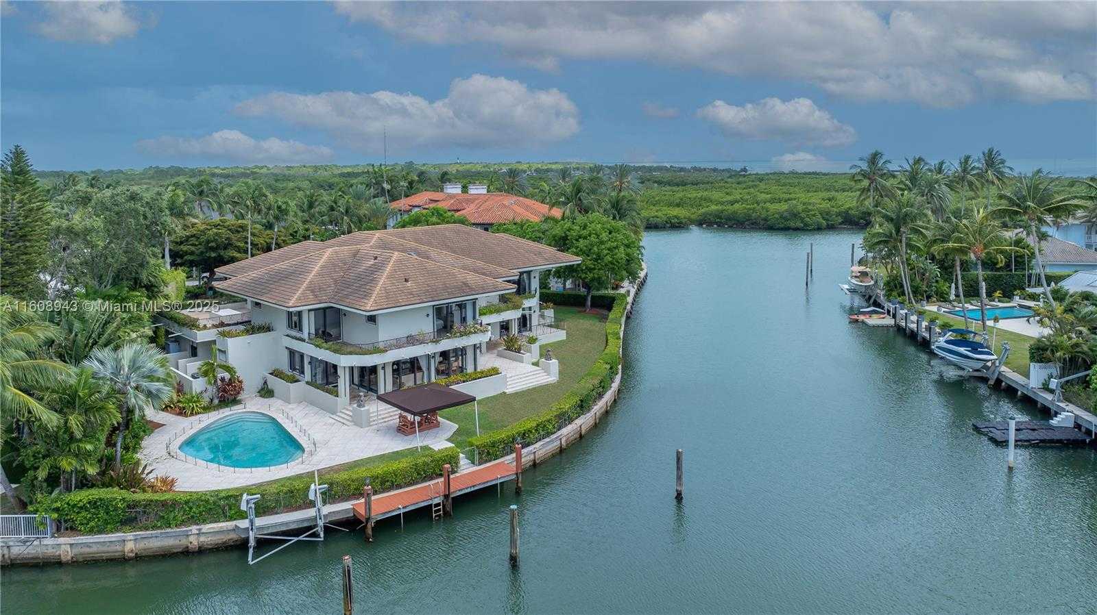 Small Image of 241 CAPE FLORIDA DR, Key Biscayne Number 98