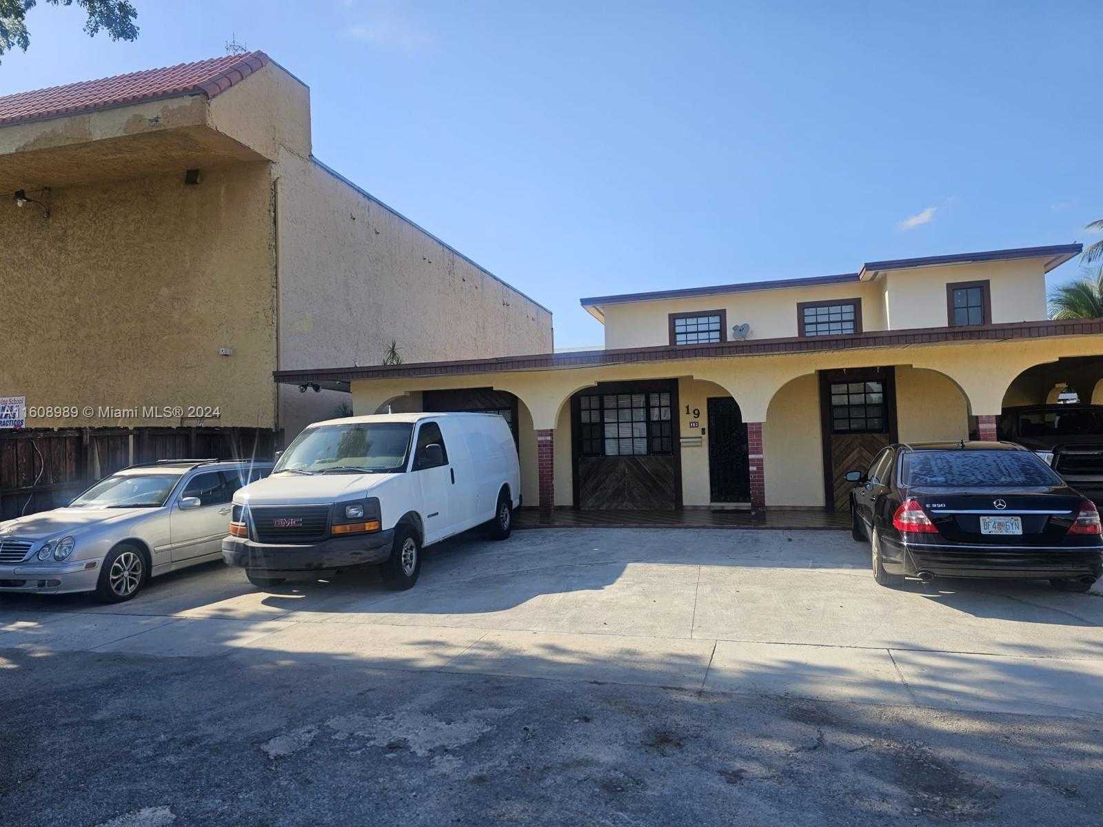 Small Image of 19 E 45th St, Hialeah, FL 33013, USA Number 2