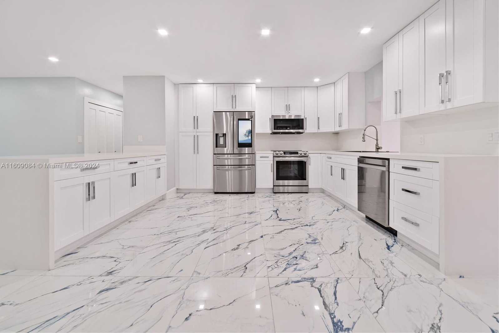 Small Image of 1220 NORTH EAST 83 ST, Miami Number 13