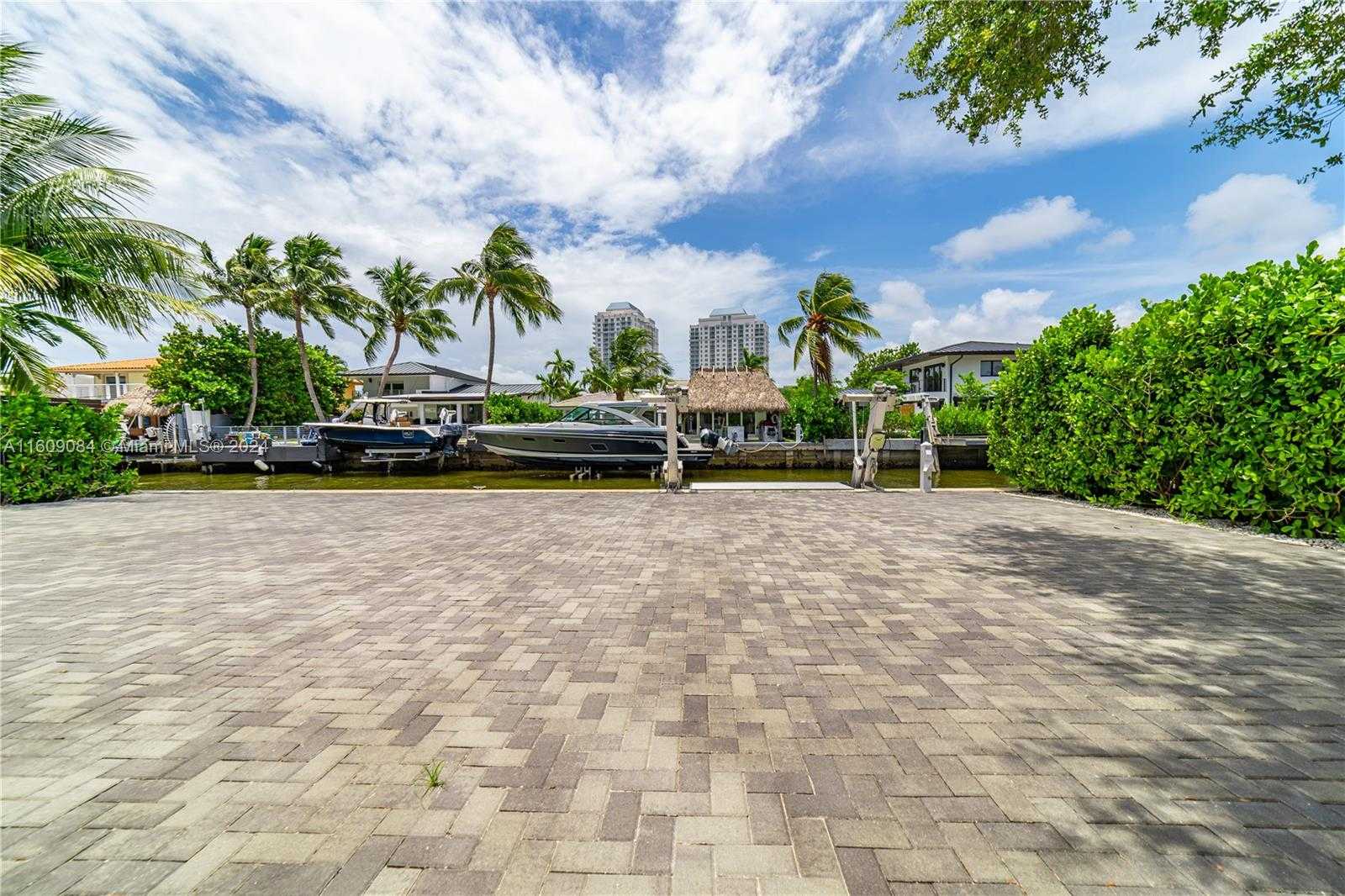 Small Image of 1220 NORTH EAST 83 ST, Miami Number 24