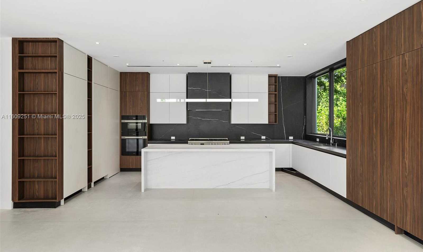 Small Image of 6675 SOUTH WEST 96TH ST, Pinecrest Number 16