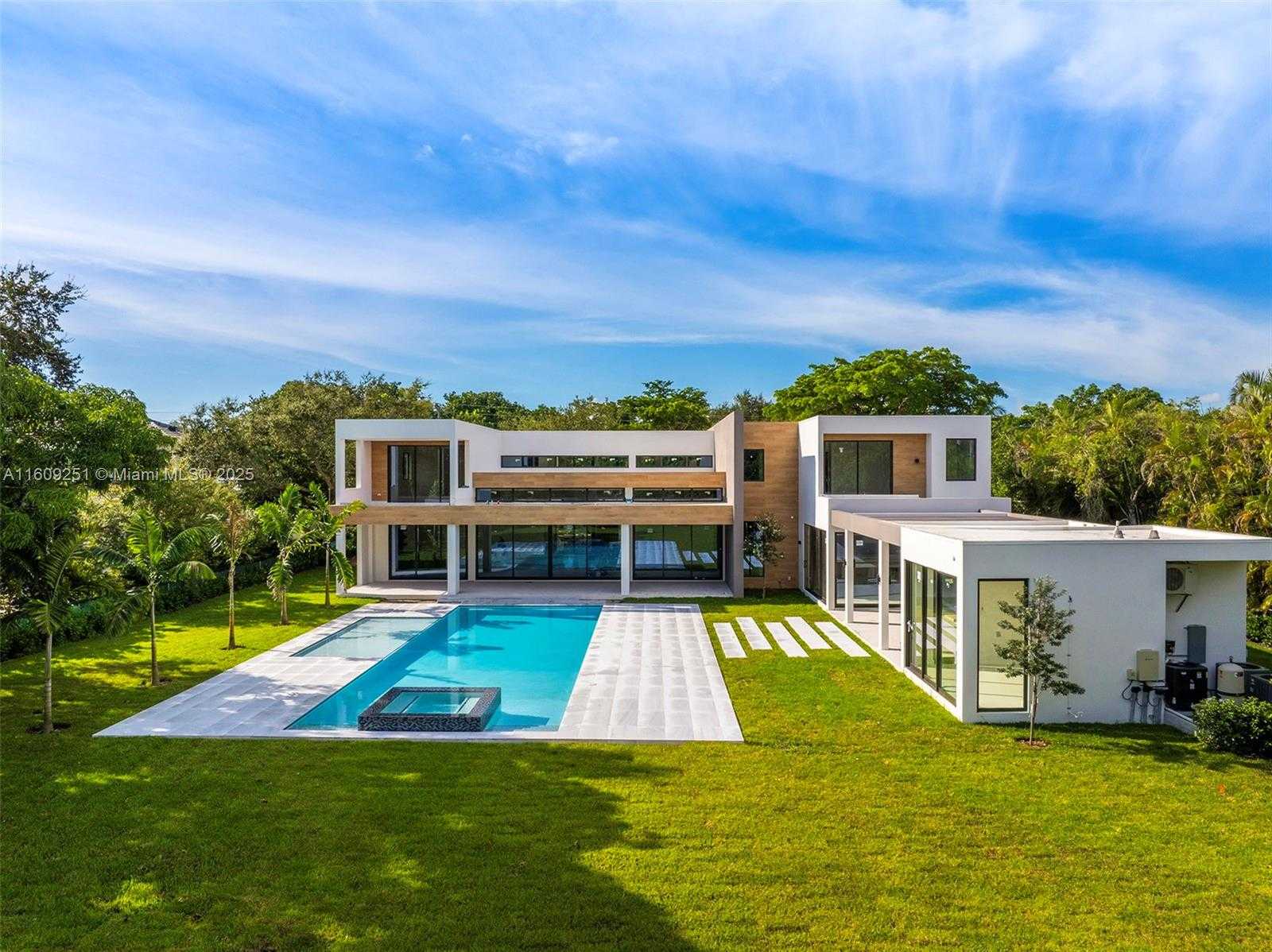 Small Image of 6675 SOUTH WEST 96TH ST, Pinecrest Number 28