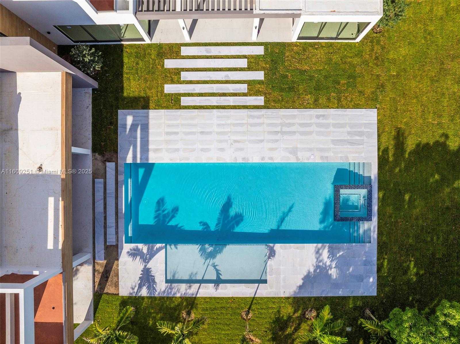 Small Image of 6675 SOUTH WEST 96TH ST, Pinecrest Number 32