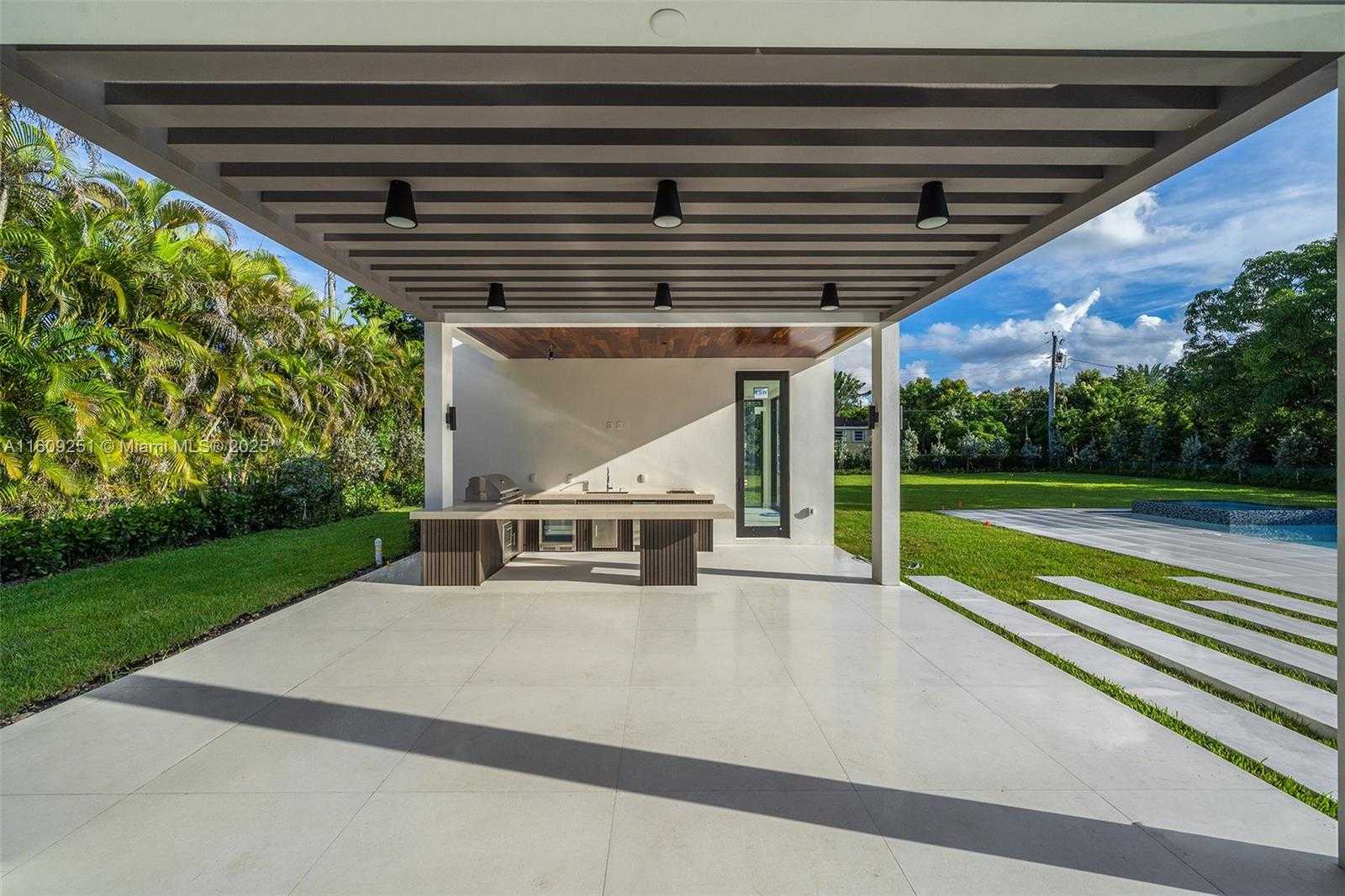 Small Image of 6675 SOUTH WEST 96TH ST, Pinecrest Number 33