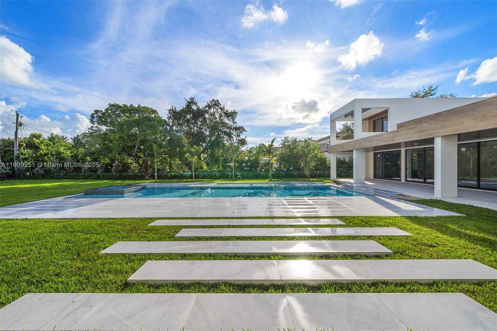 Small Image of 6675 SOUTH WEST 96TH ST, Pinecrest Number 34