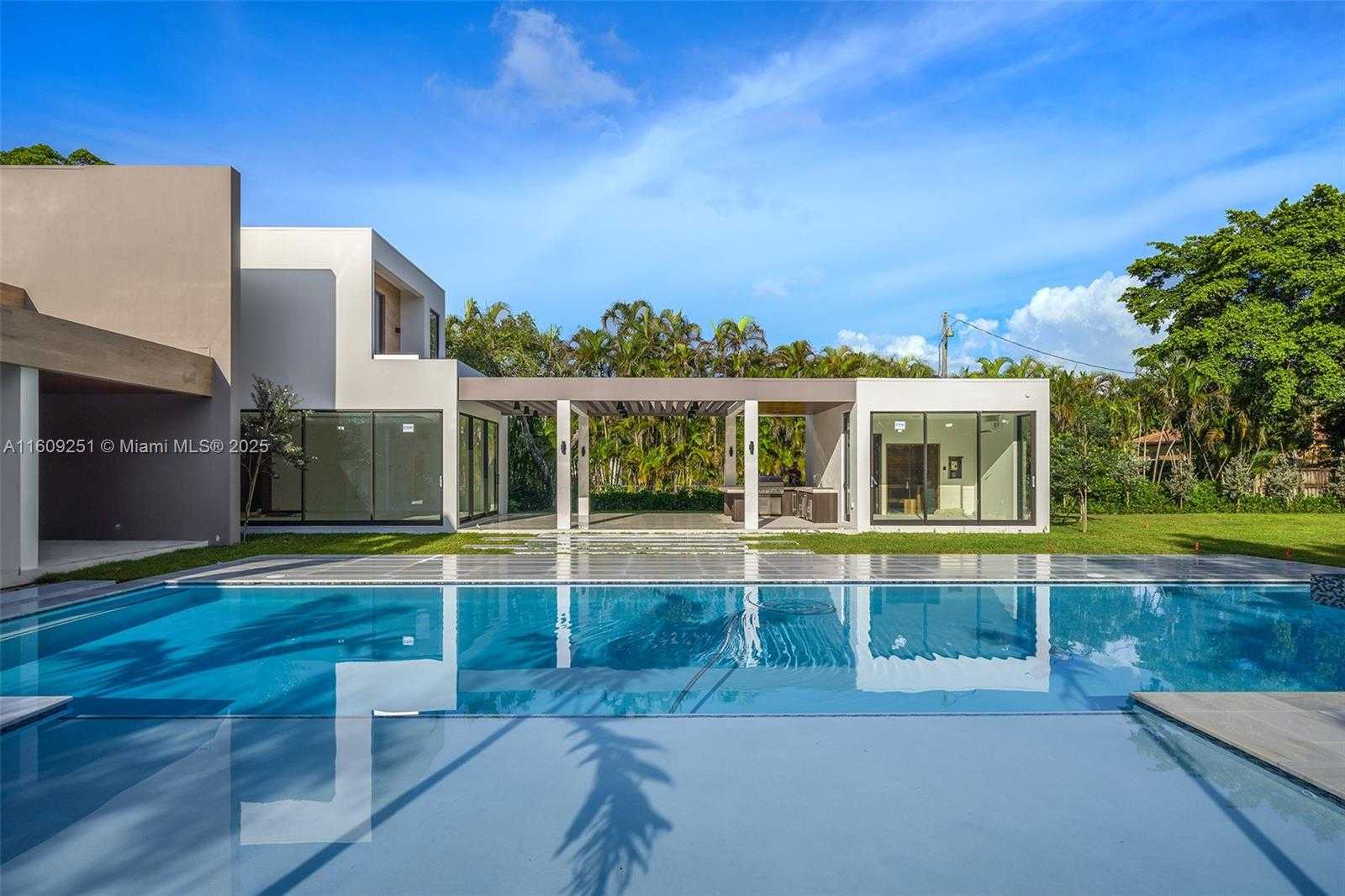 Small Image of 6675 SOUTH WEST 96TH ST, Pinecrest Number 35