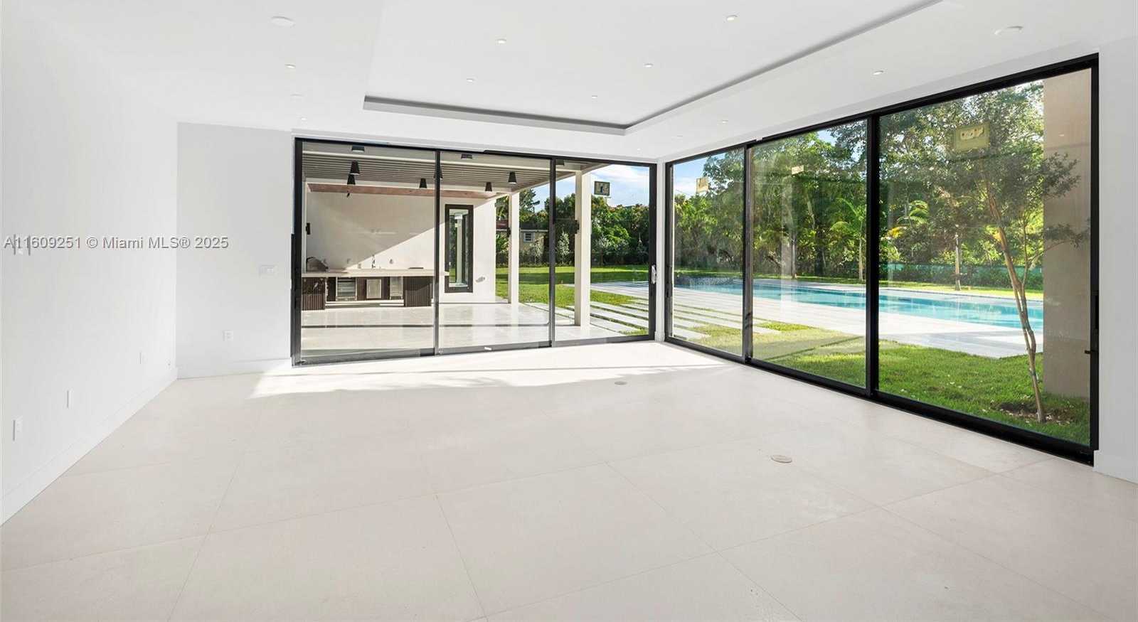 Small Image of 6675 SOUTH WEST 96TH ST, Pinecrest Number 39