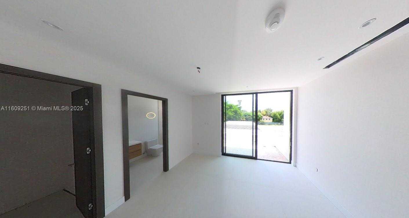 Small Image of 6675 SOUTH WEST 96TH ST, Pinecrest Number 47