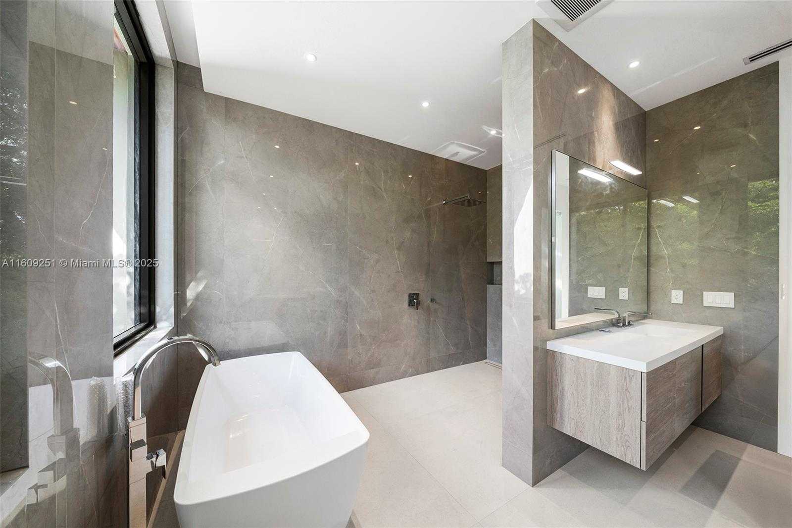 Small Image of 6675 SOUTH WEST 96TH ST, Pinecrest Number 53