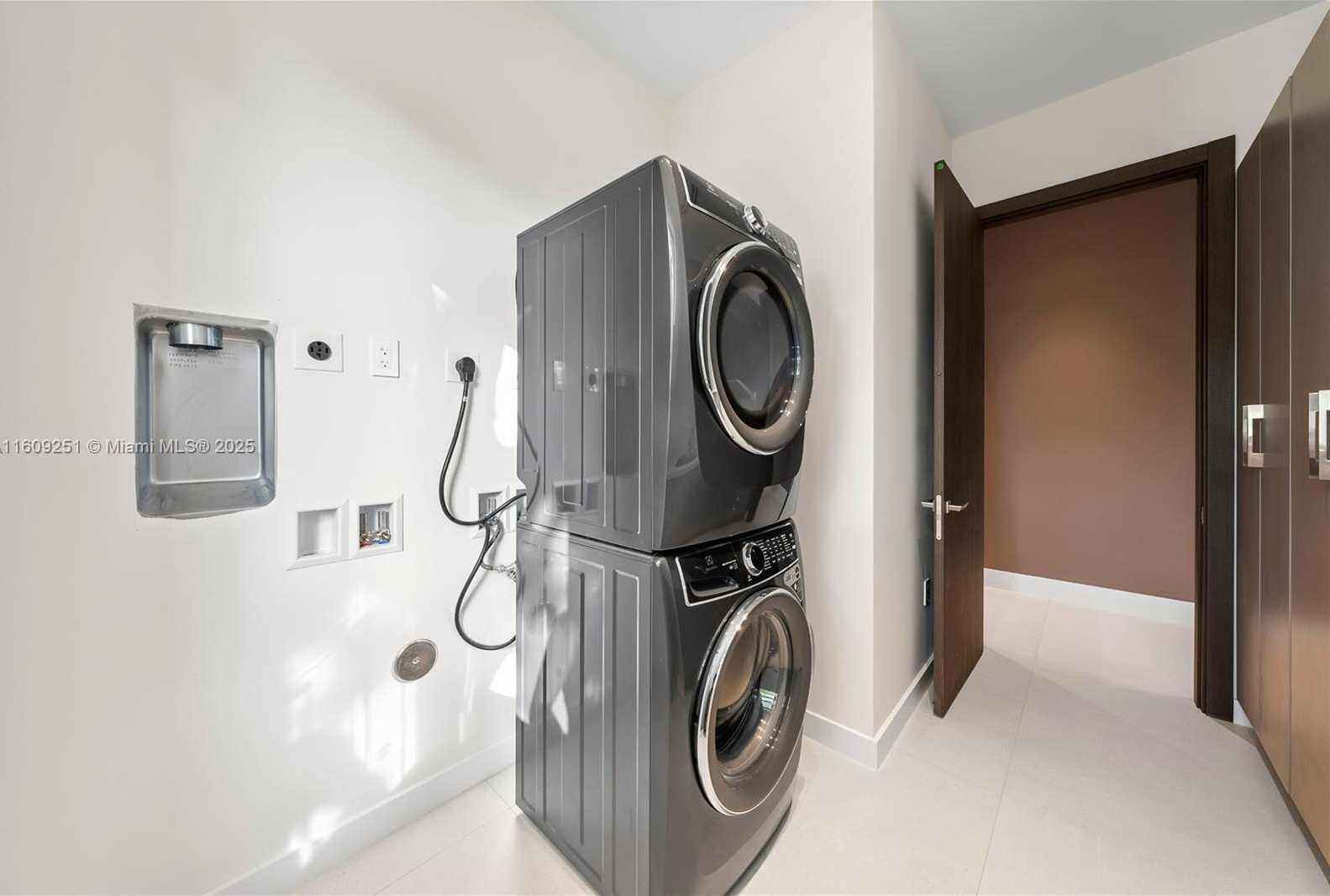 Small Image of 6675 SOUTH WEST 96TH ST, Pinecrest Number 58