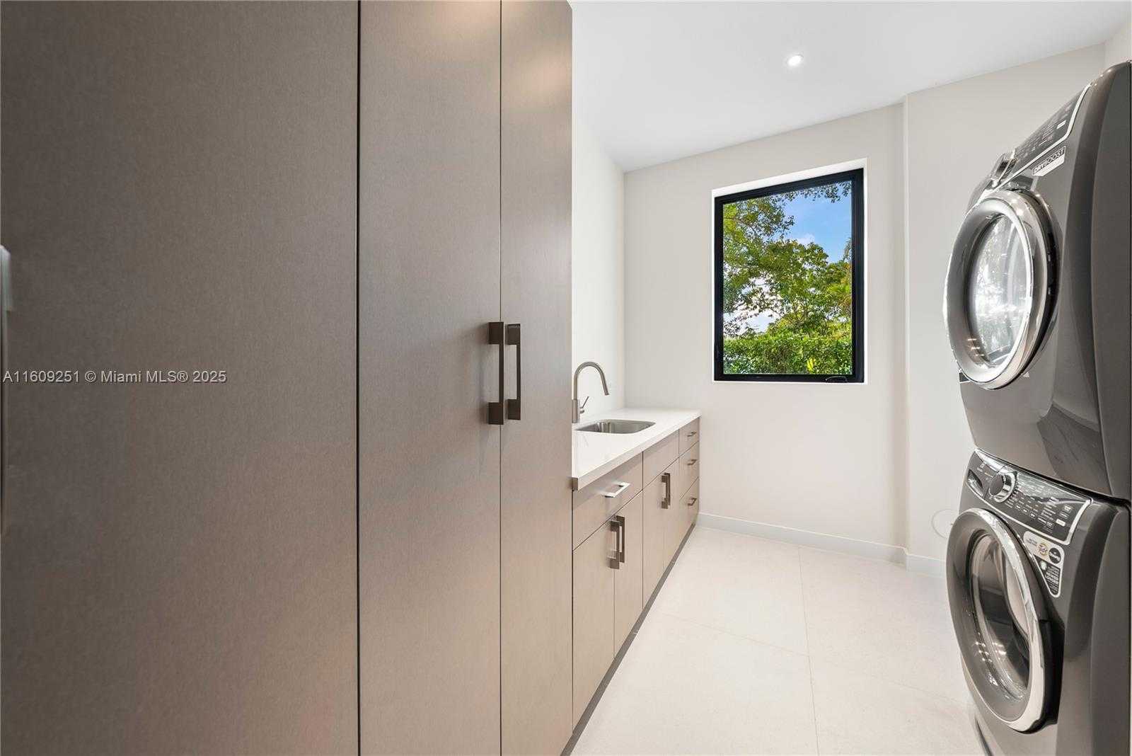 Small Image of 6675 SOUTH WEST 96TH ST, Pinecrest Number 59