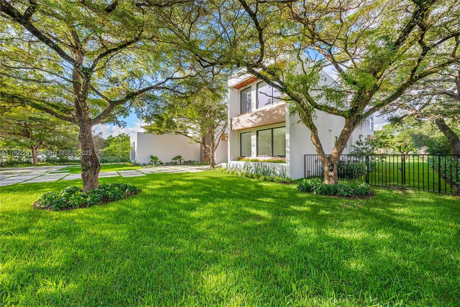 Small Image of 6675 SOUTH WEST 96TH ST, Pinecrest Number 6