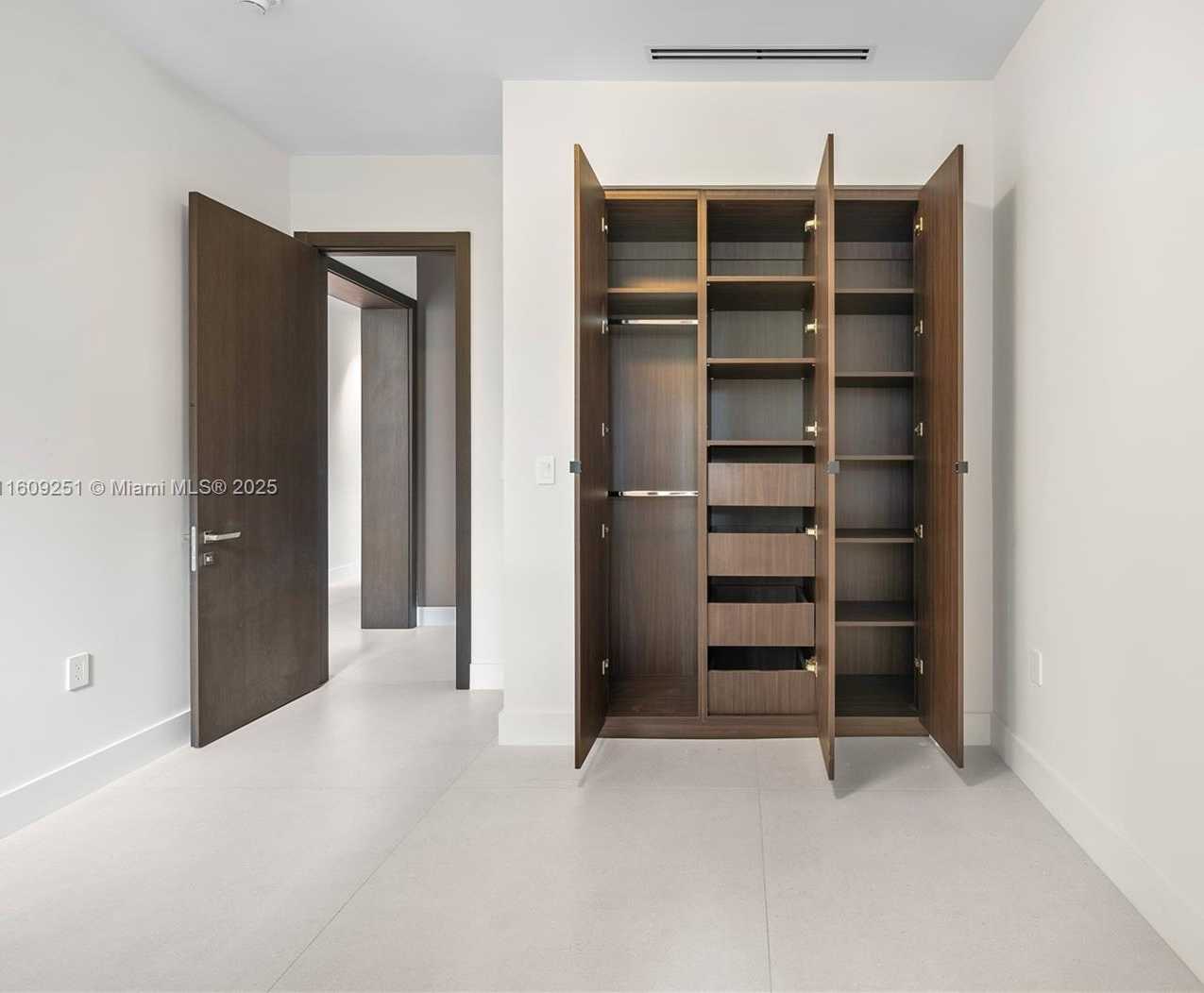 Small Image of 6675 SOUTH WEST 96TH ST, Pinecrest Number 61