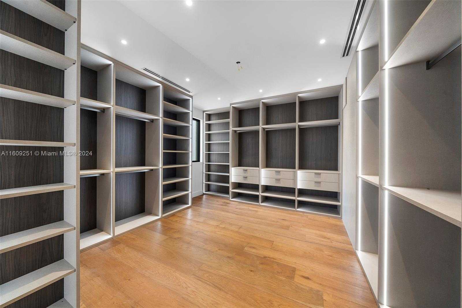 Small Image of 6675 SOUTH WEST 96TH ST, Pinecrest Number 69