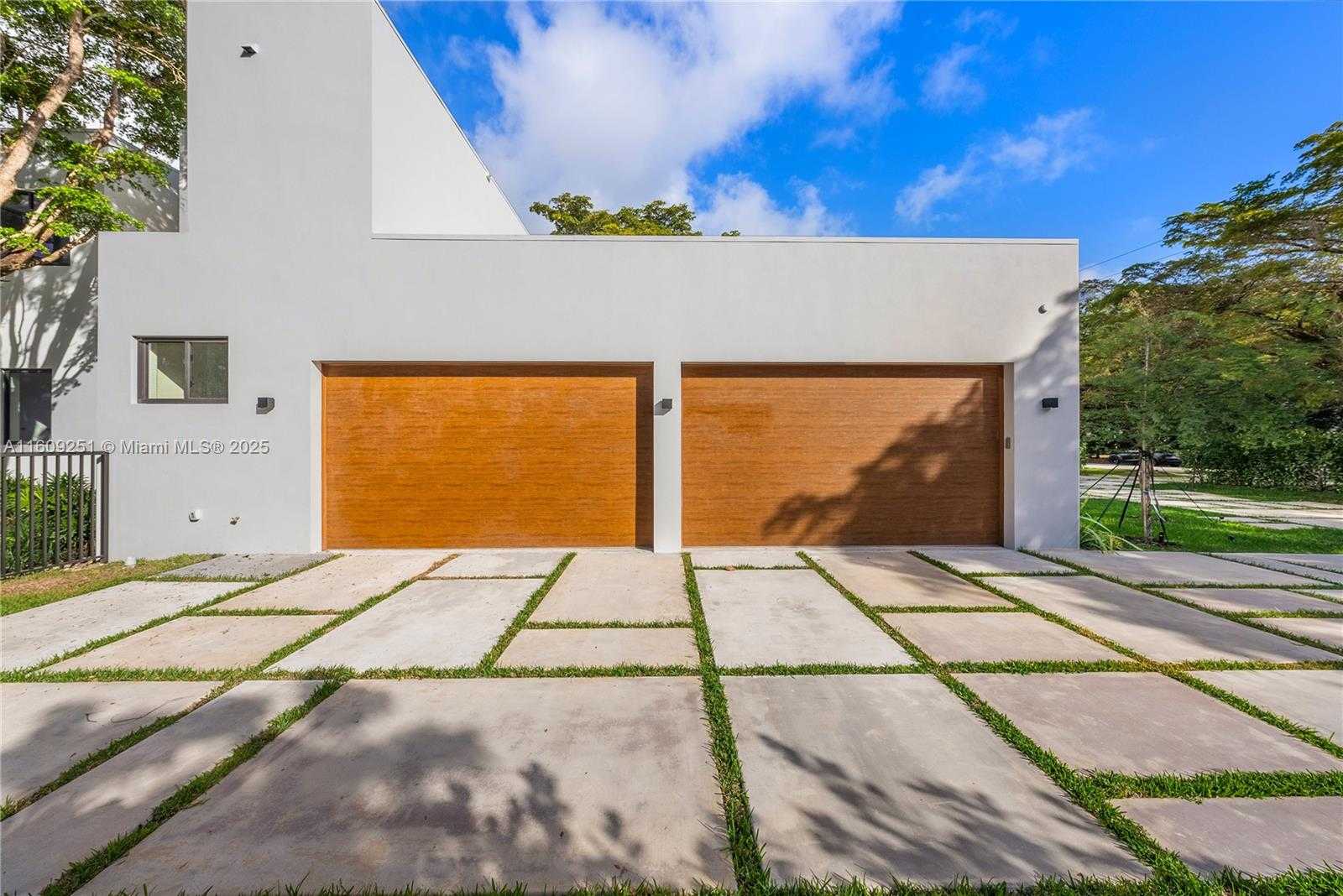 Small Image of 6675 SOUTH WEST 96TH ST, Pinecrest Number 8