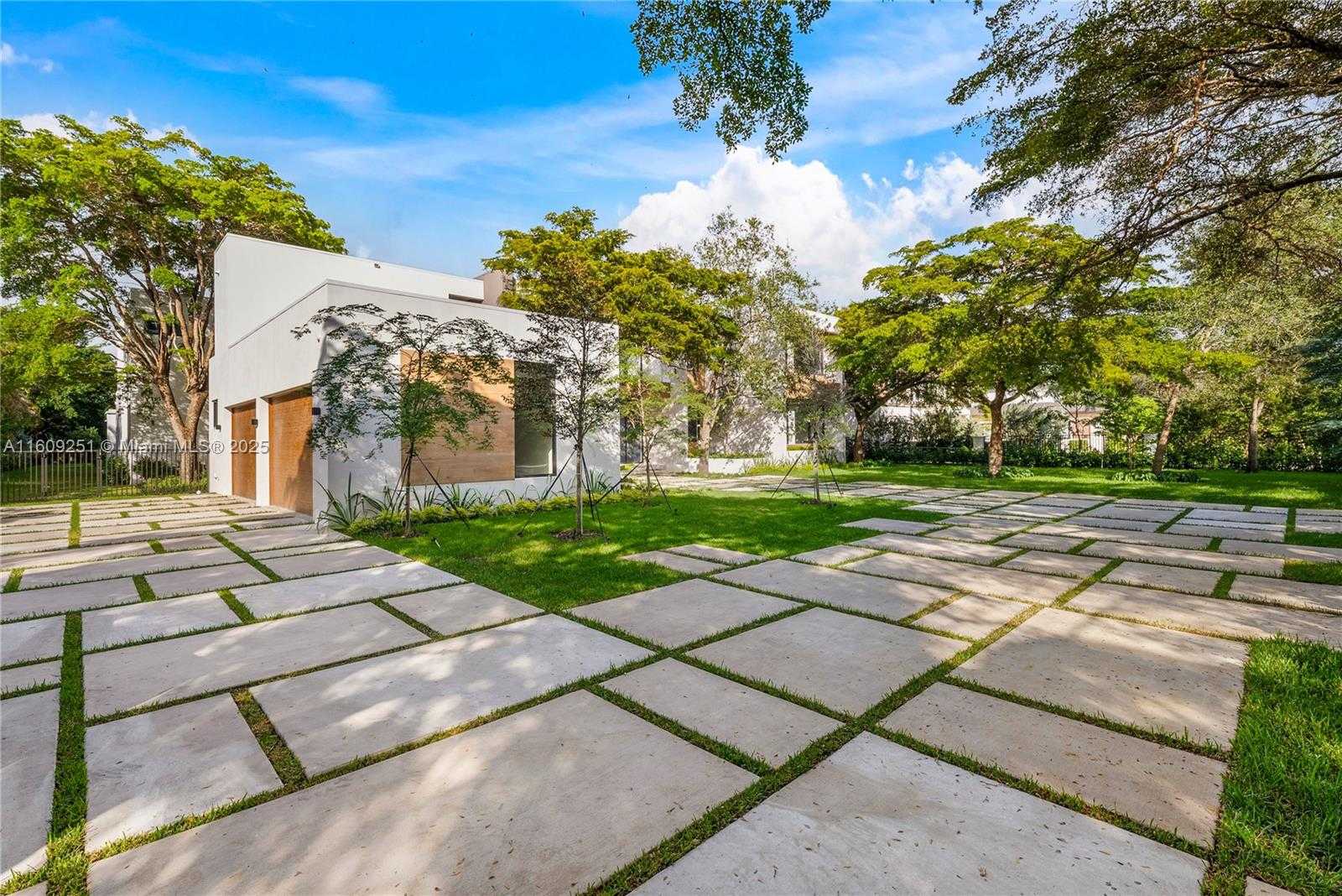 Small Image of 6675 SOUTH WEST 96TH ST, Pinecrest Number 9