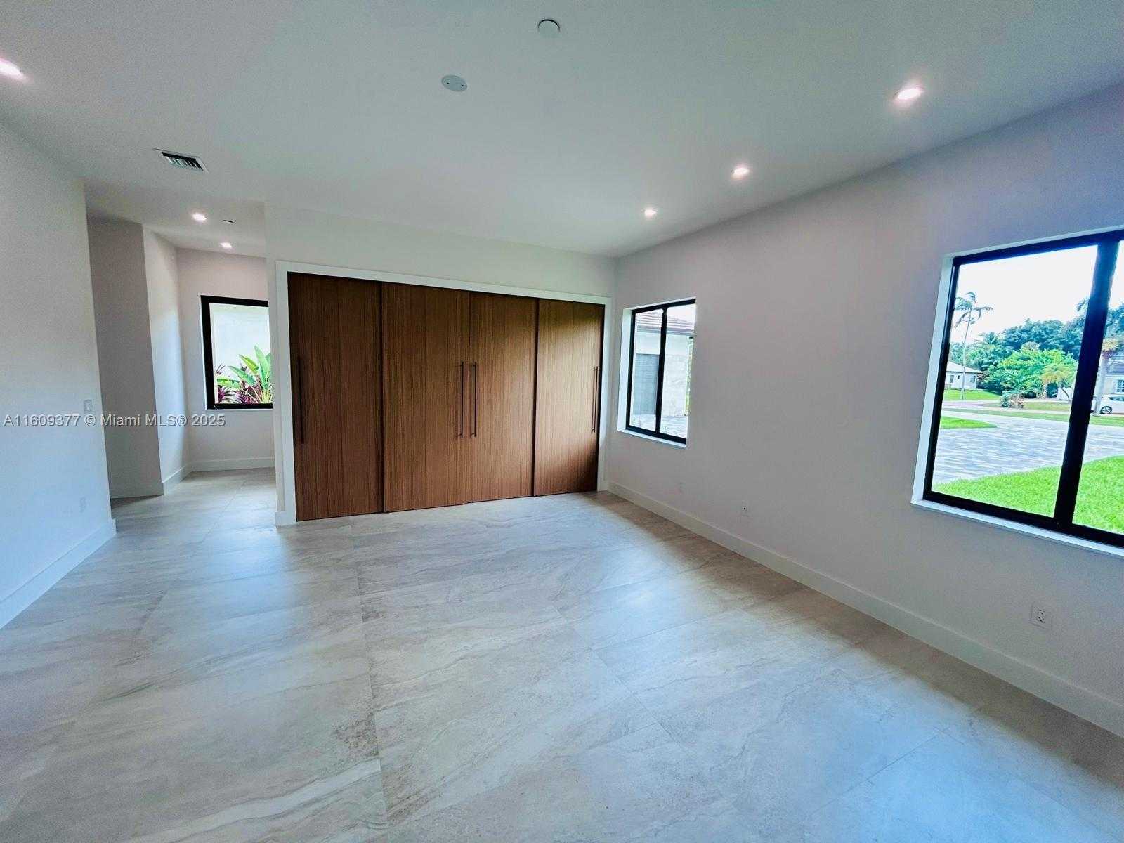 Small Image of 12231 SOUTH WEST 2ND ST, Plantation Number 33