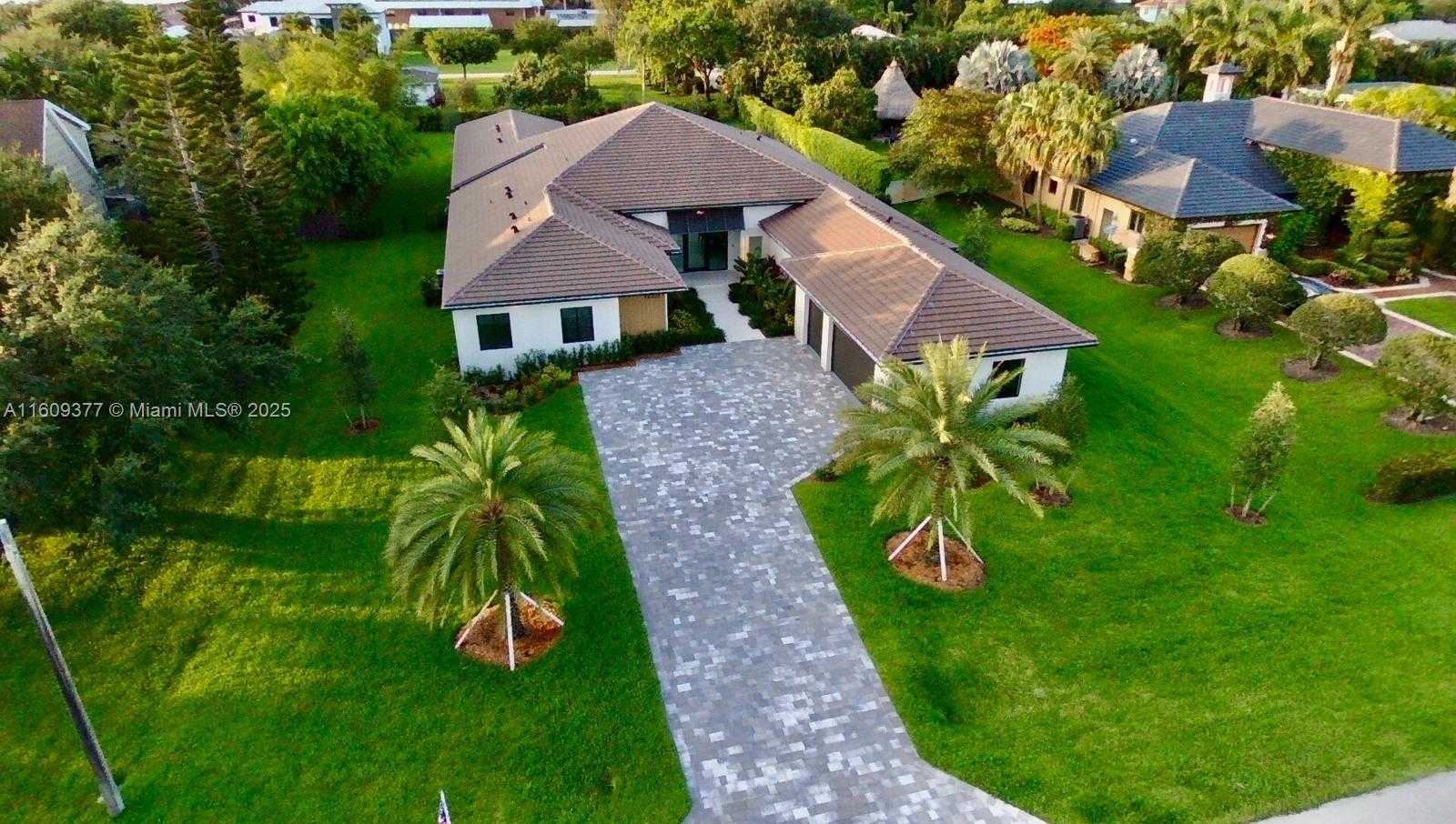 Small Image of 12231 SOUTH WEST 2ND ST, Plantation Number 4