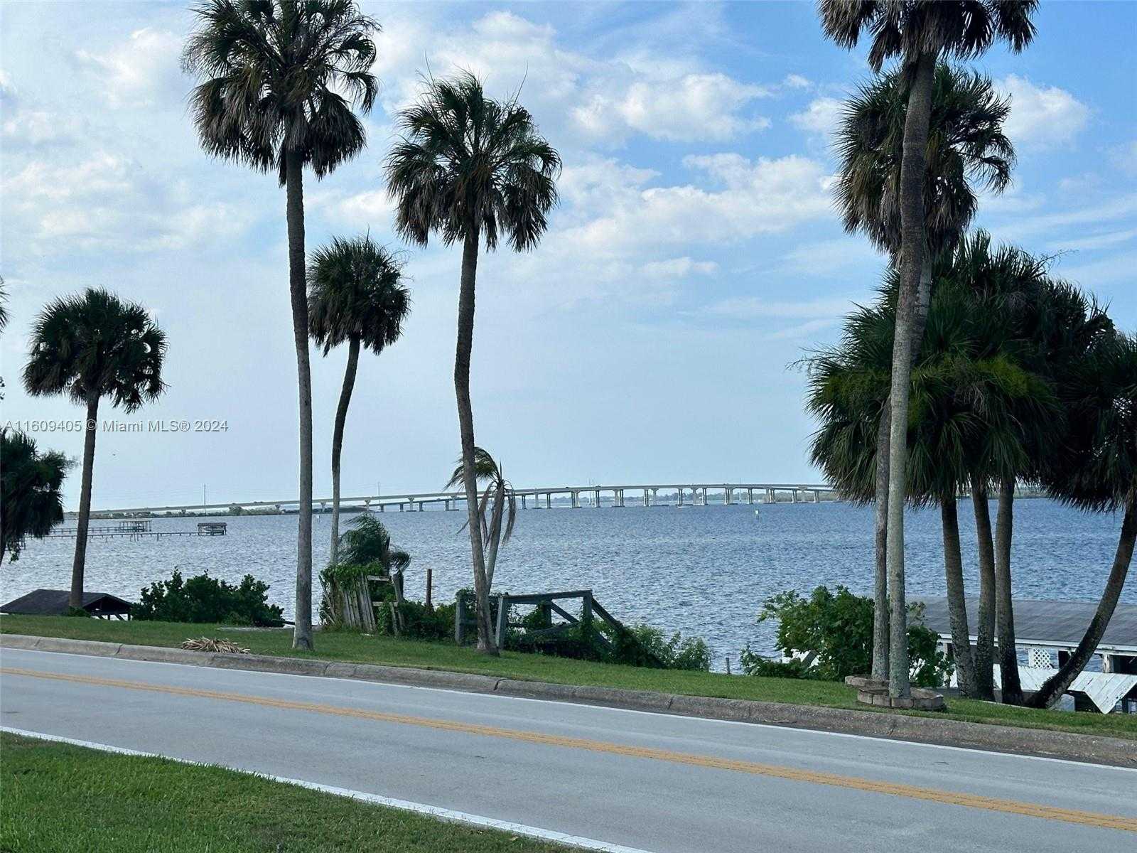Small Image of 1613 NORTH INDIAN RIVER DRIVE, Cocoa Number 14