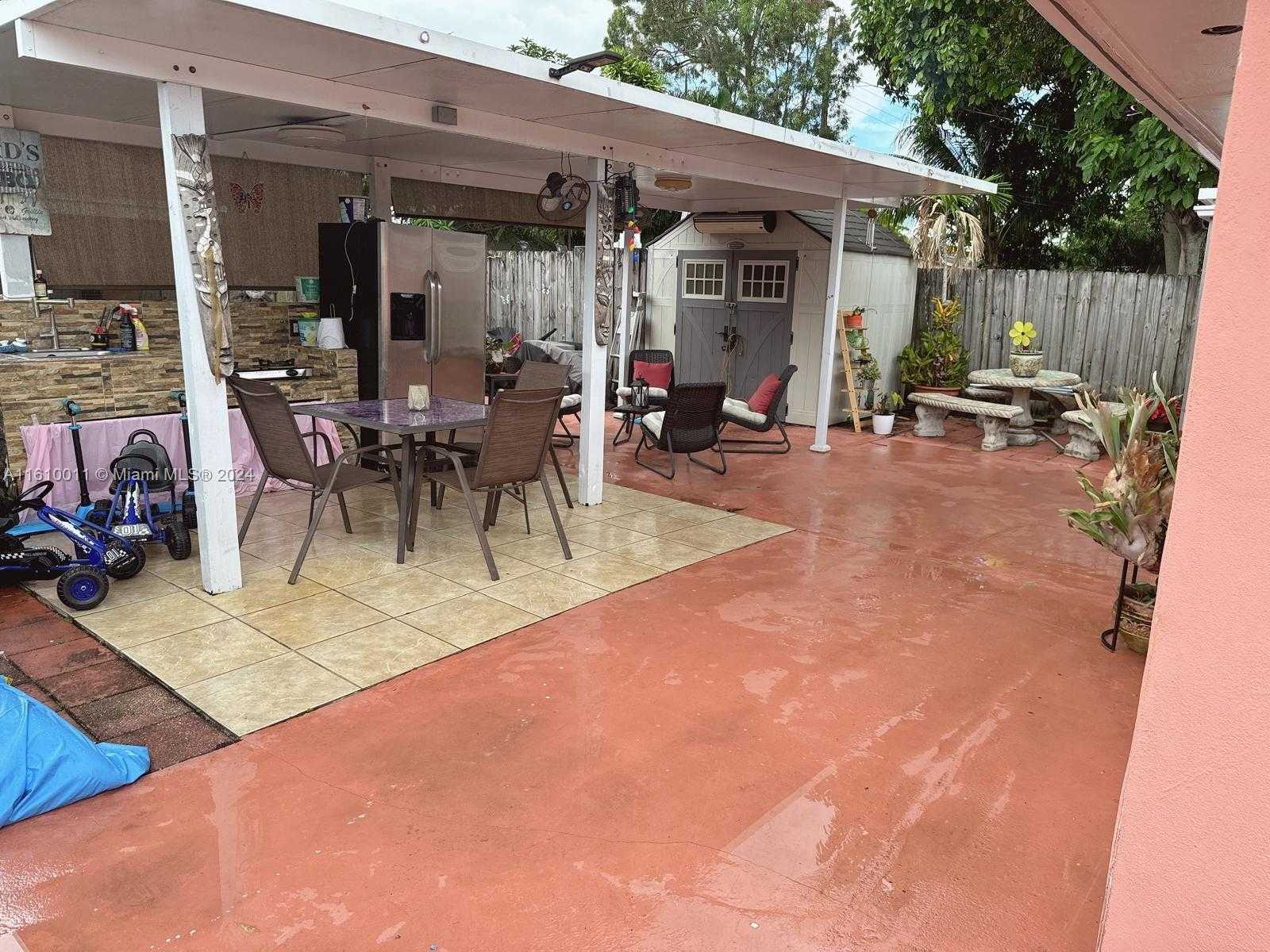 Small Image of 728 EAST 39TH ST, Hialeah Number 30