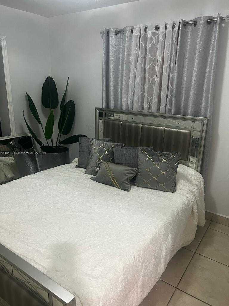 Small Image of 728 EAST 39TH ST, Hialeah Number 9