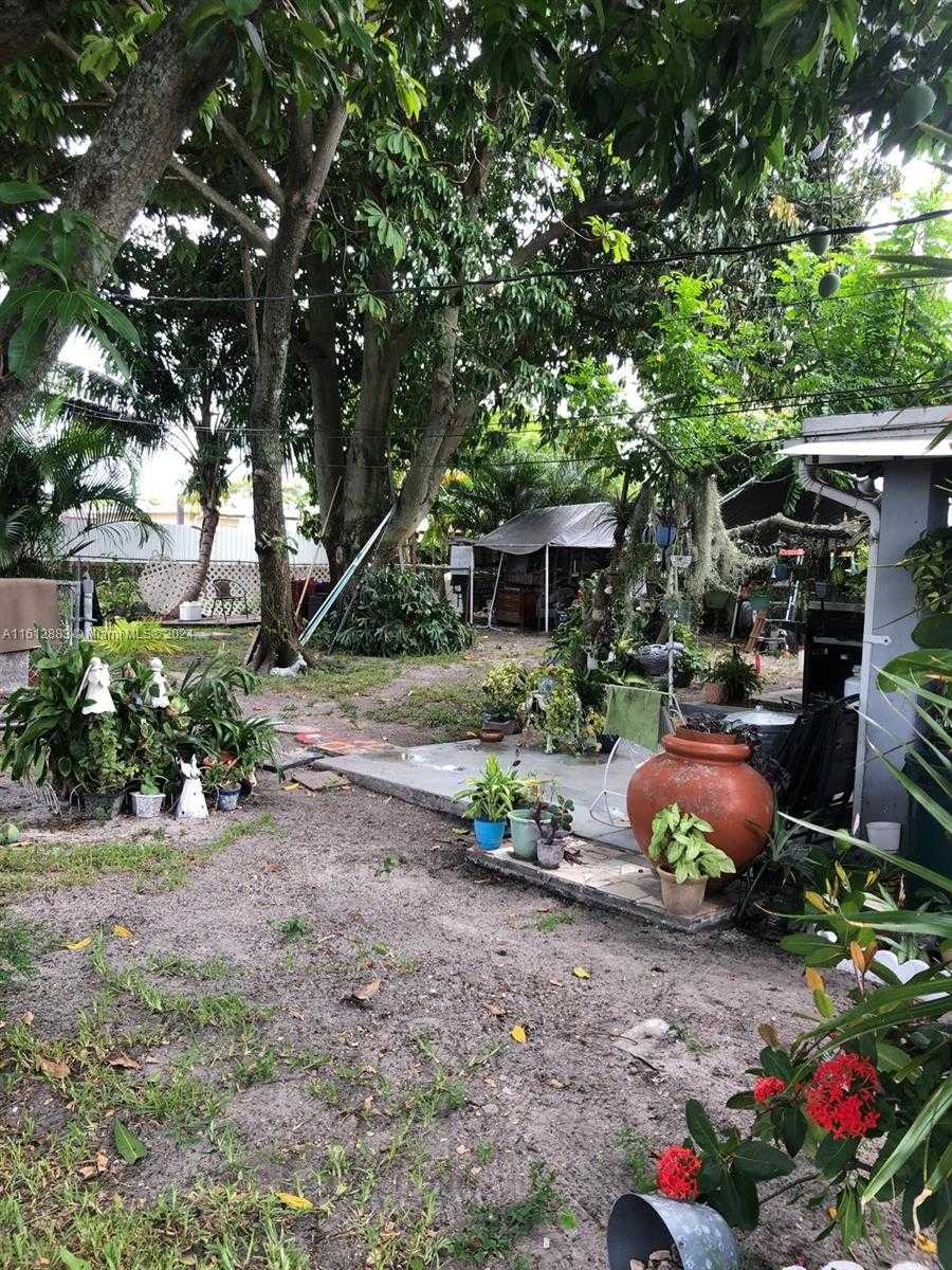 Small Image of 720 EAST 39TH ST, Hialeah Number 2