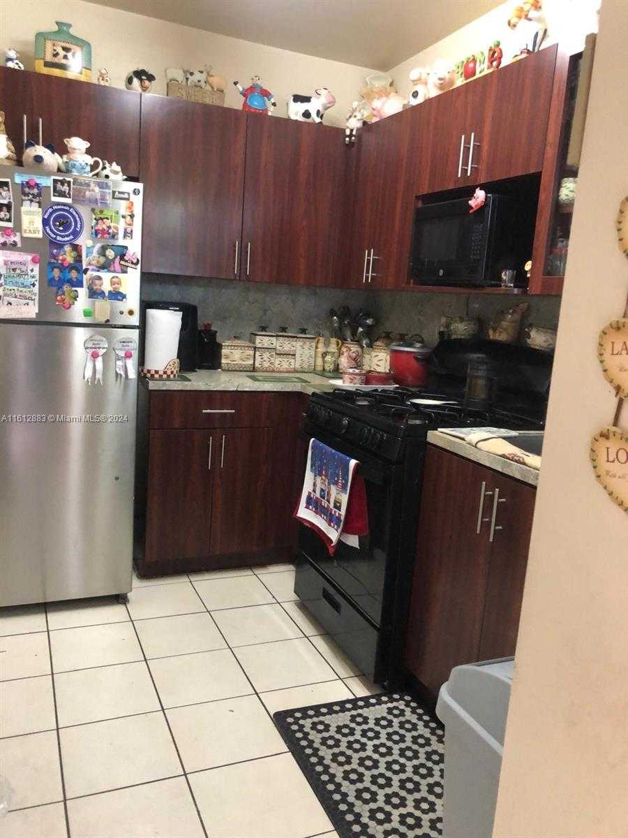 Small Image of 720 EAST 39TH ST, Hialeah Number 4