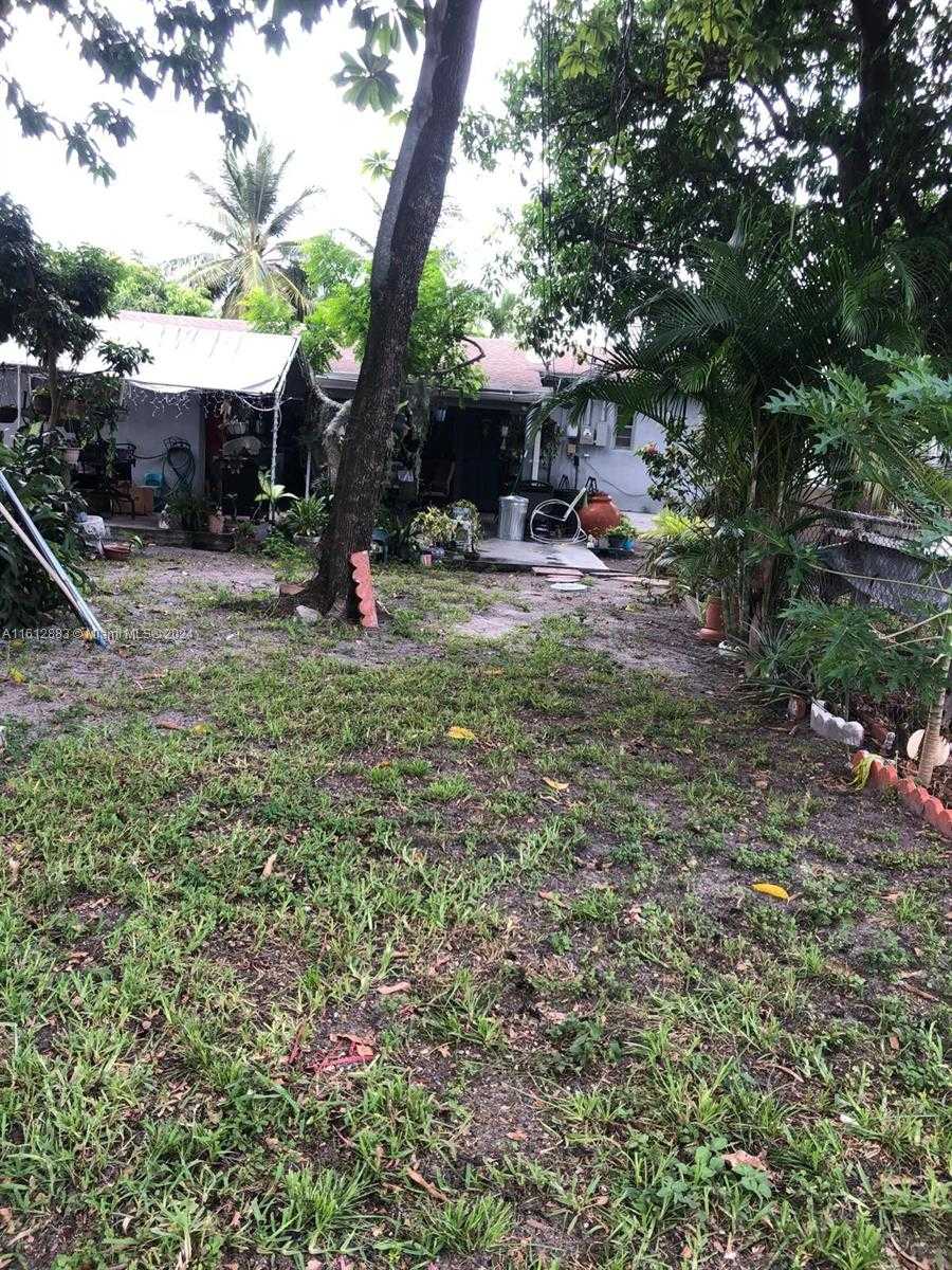 Small Image of 720 EAST 39TH ST, Hialeah Number 8