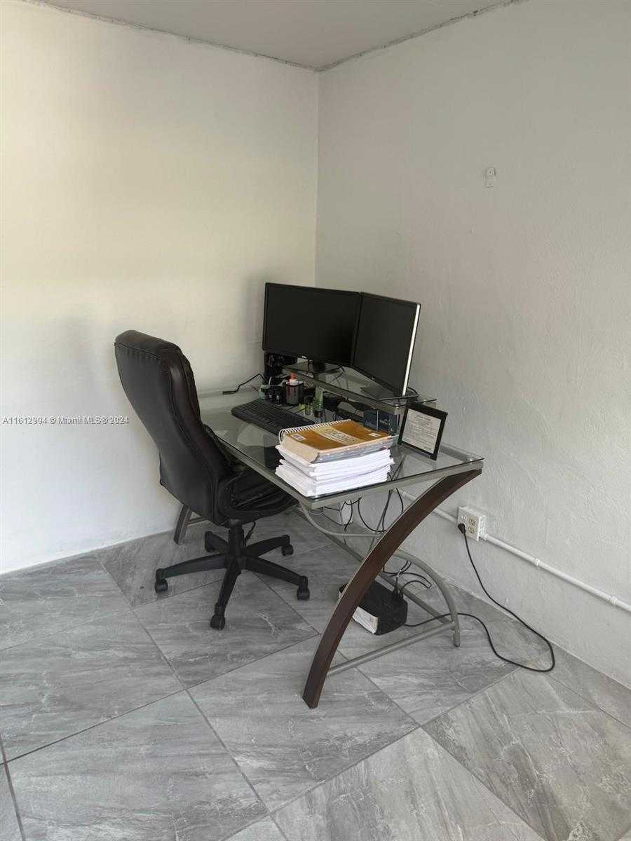 Small Image of 734 EAST 39TH ST, Hialeah Number 11
