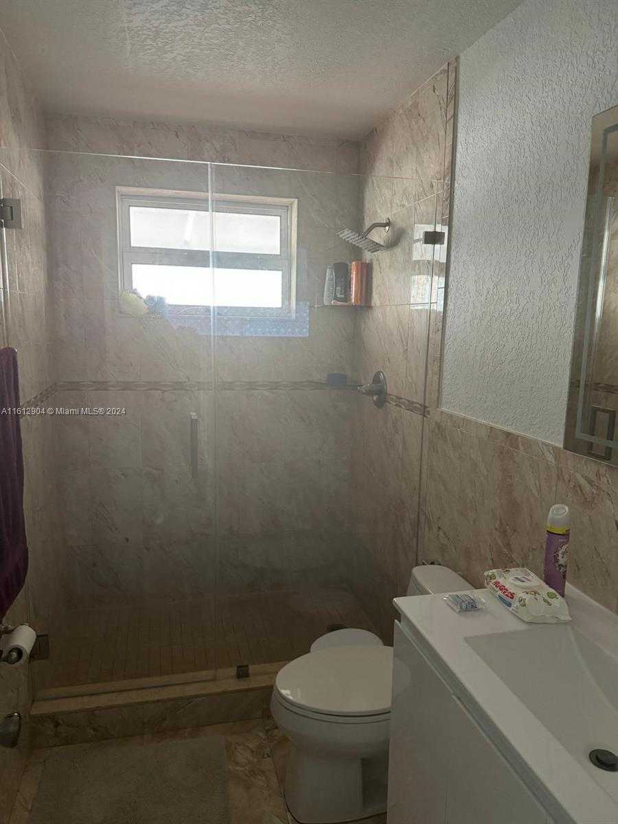 Small Image of 734 EAST 39TH ST, Hialeah Number 12