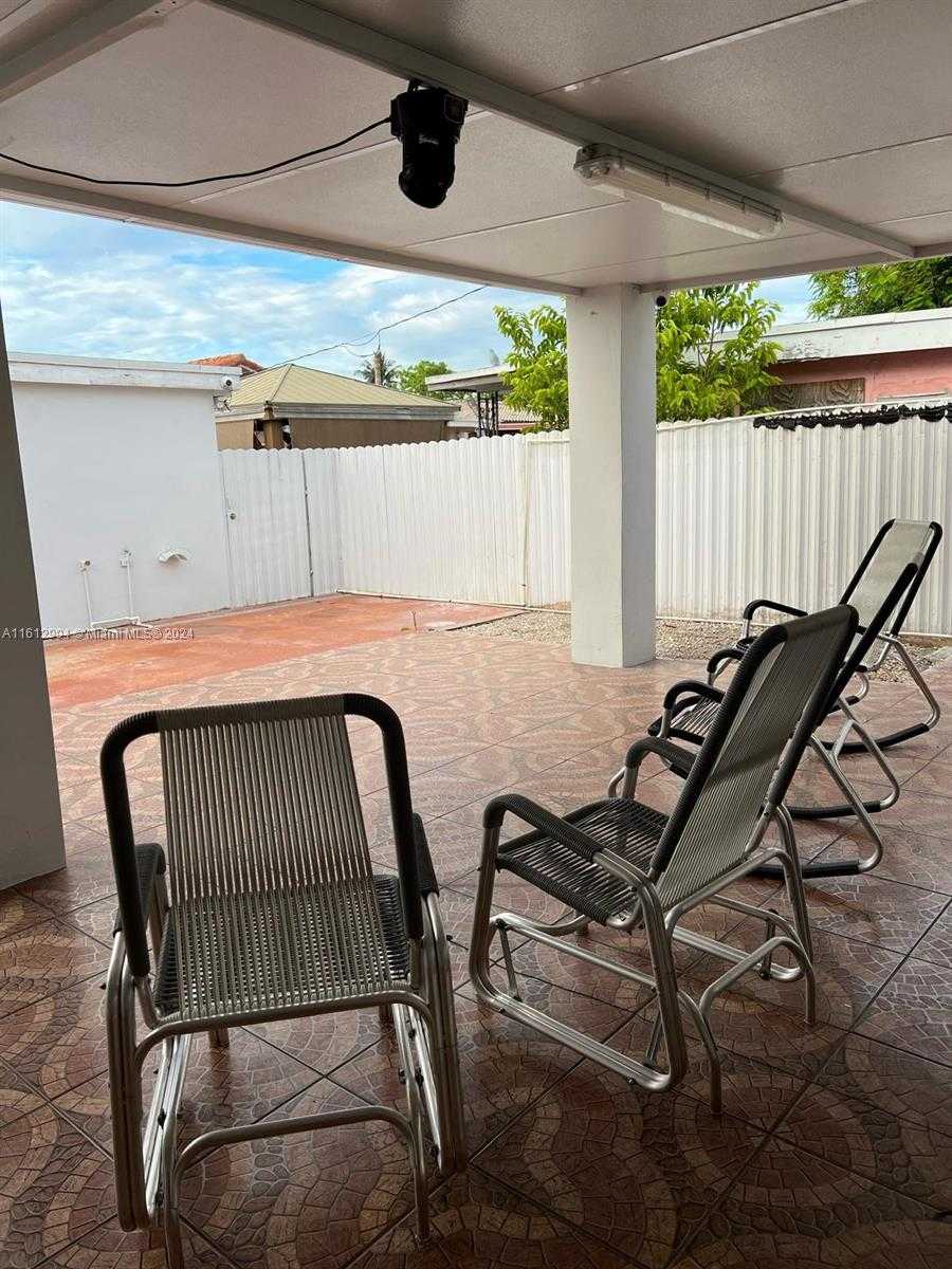 Small Image of 734 EAST 39TH ST, Hialeah Number 15