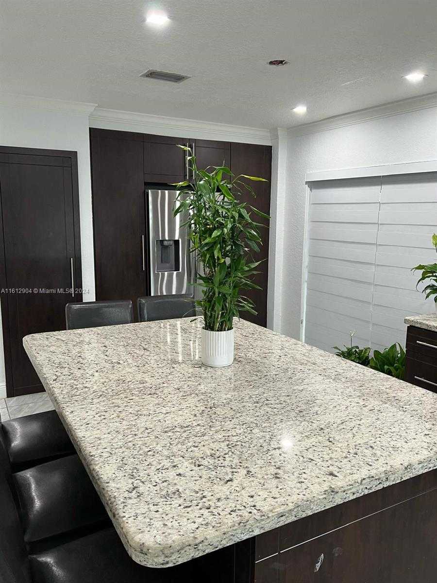 Small Image of 734 EAST 39TH ST, Hialeah Number 17