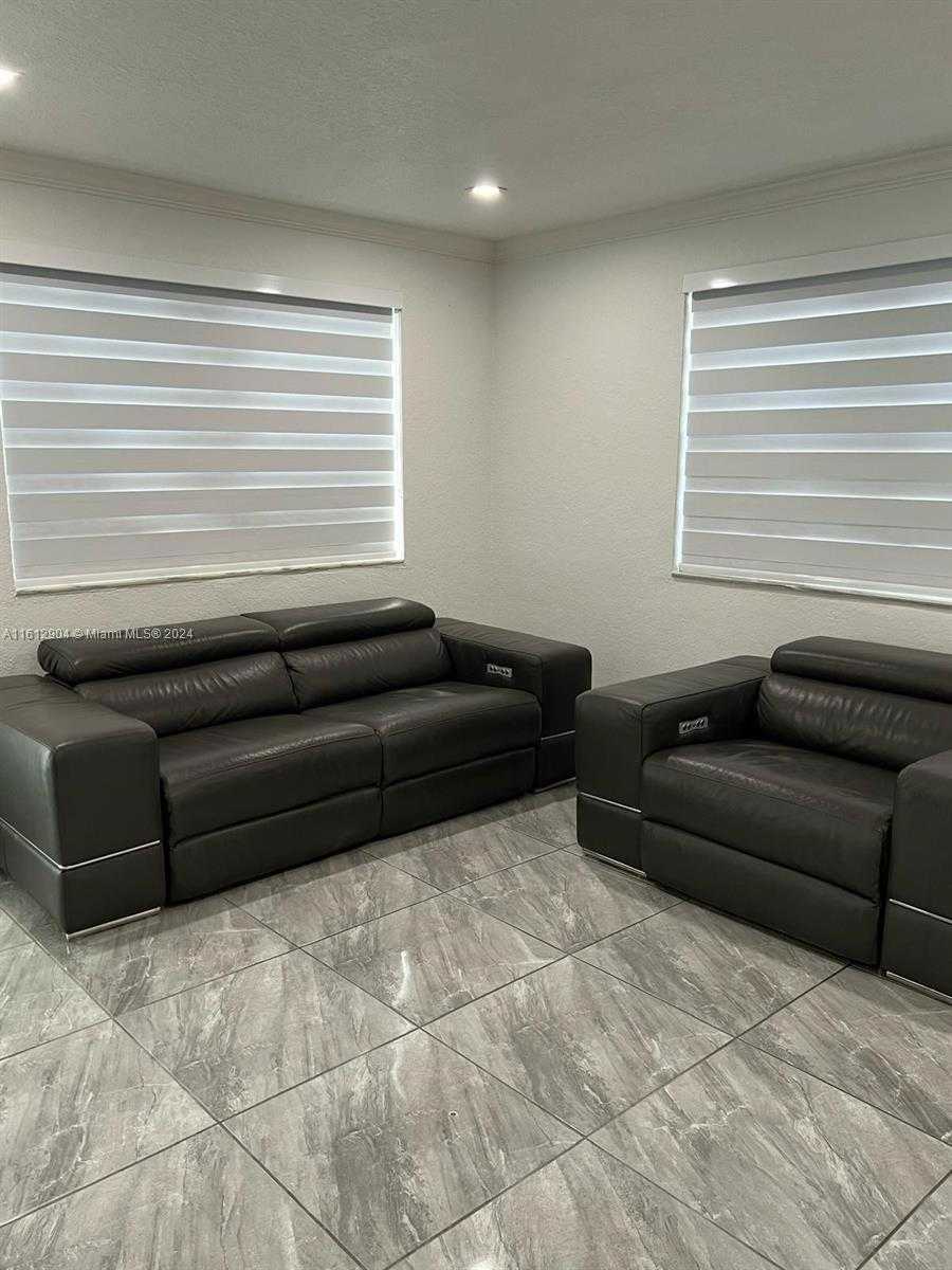 Small Image of 734 EAST 39TH ST, Hialeah Number 20