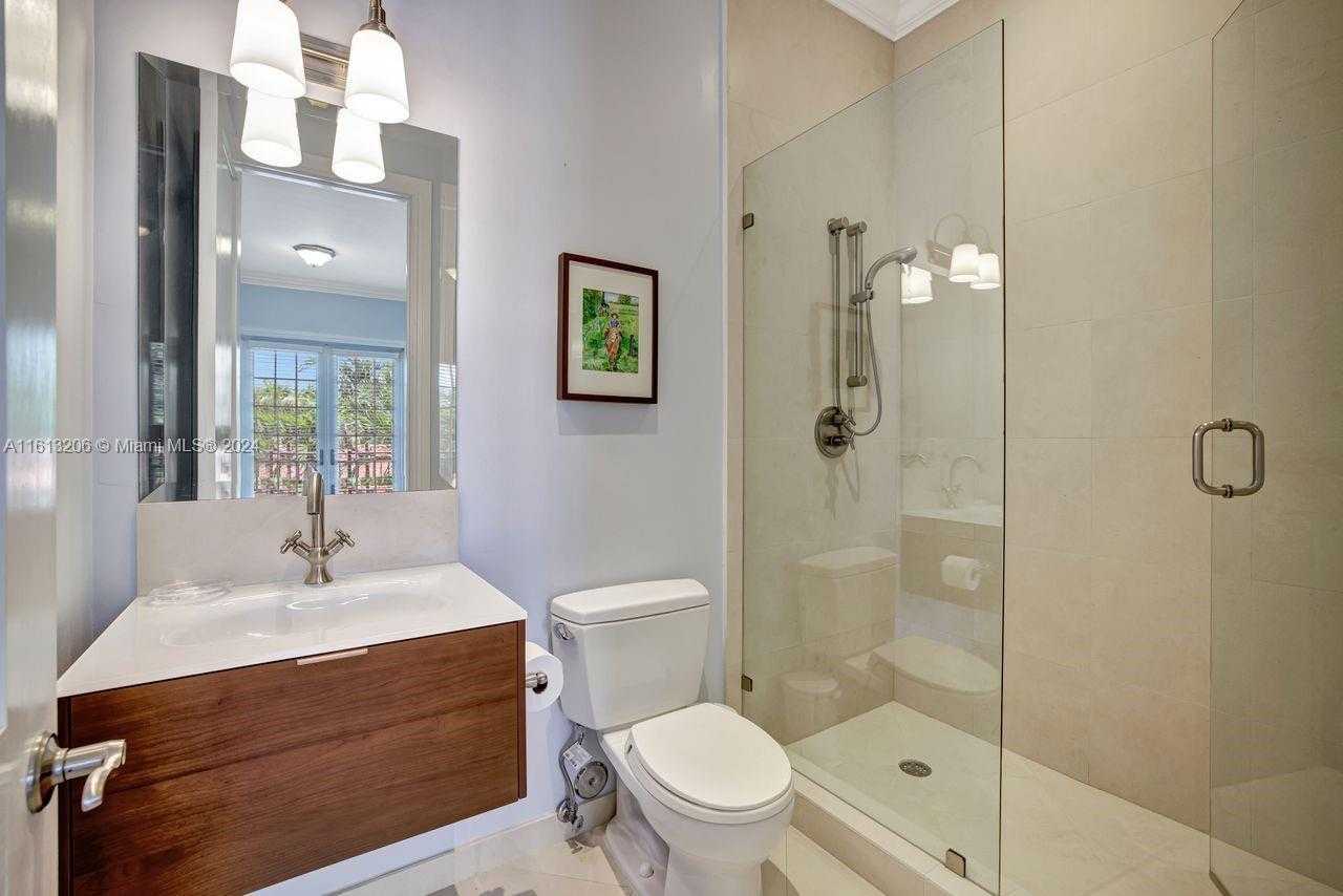 Small Image of 797 Ridgewood Rd, Key Biscayne, FL 33149, USA Number 26