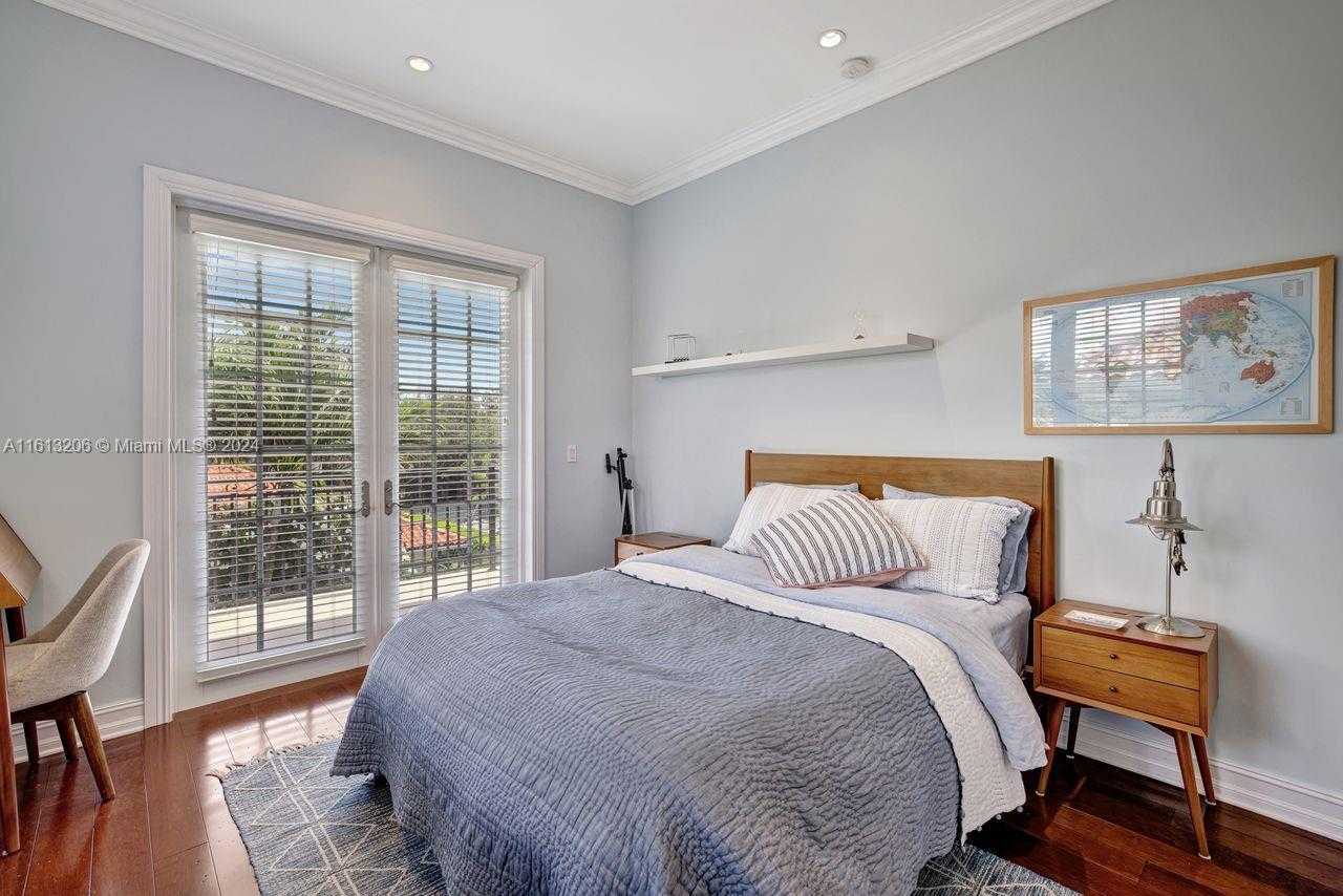 Small Image of 797 Ridgewood Rd, Key Biscayne, FL 33149, USA Number 27