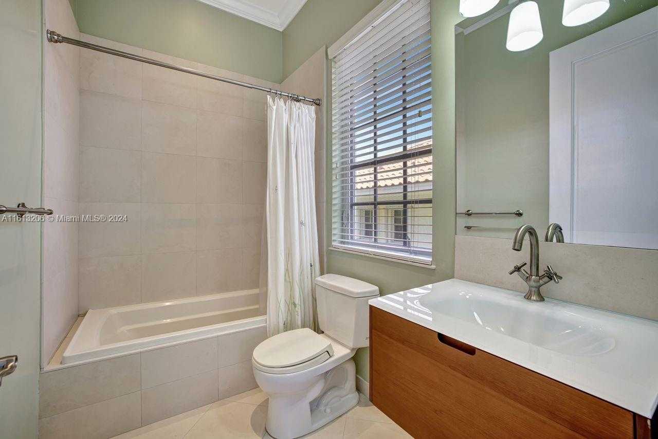 Small Image of 797 Ridgewood Rd, Key Biscayne, FL 33149, USA Number 28