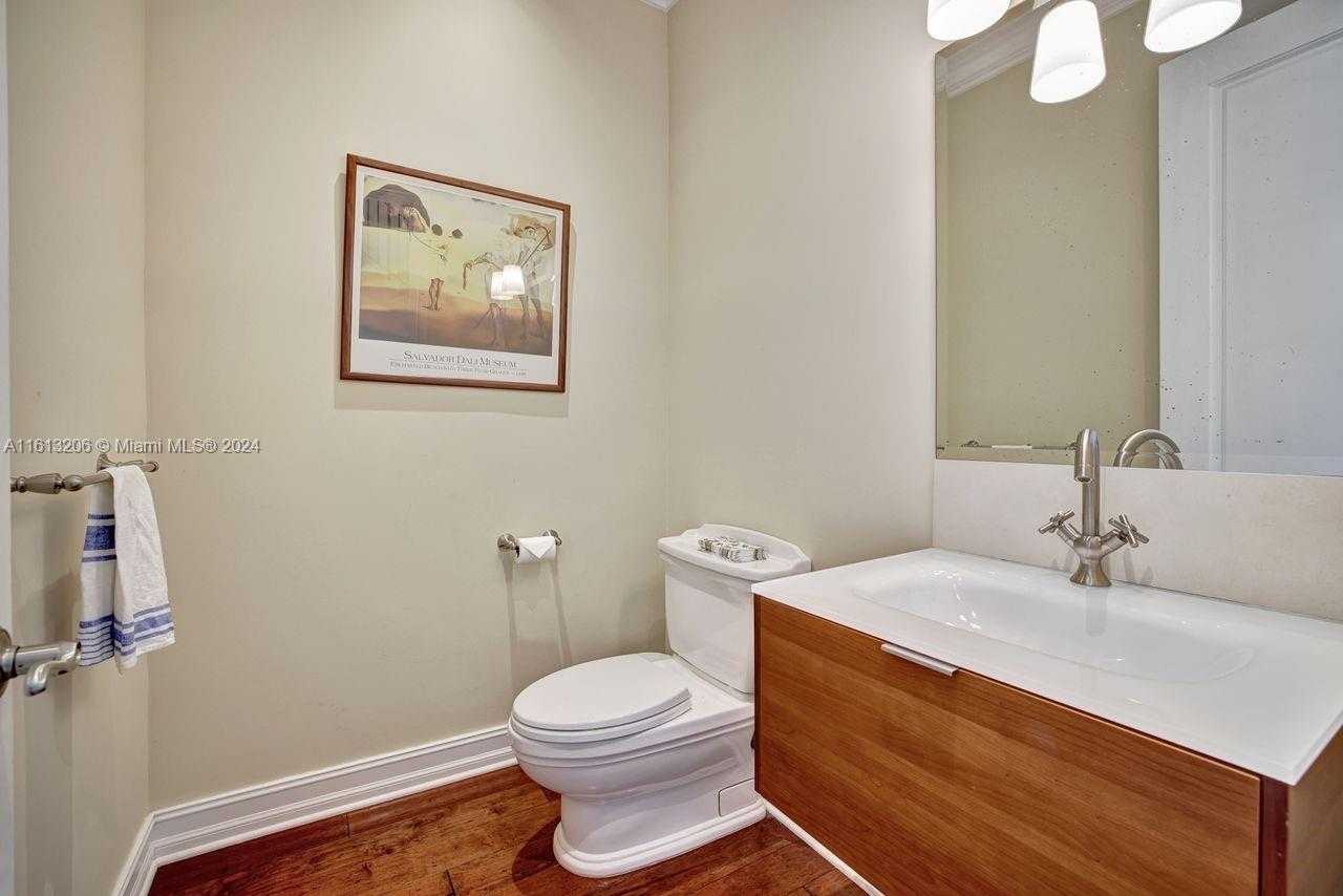 Small Image of 797 Ridgewood Rd, Key Biscayne, FL 33149, USA Number 31