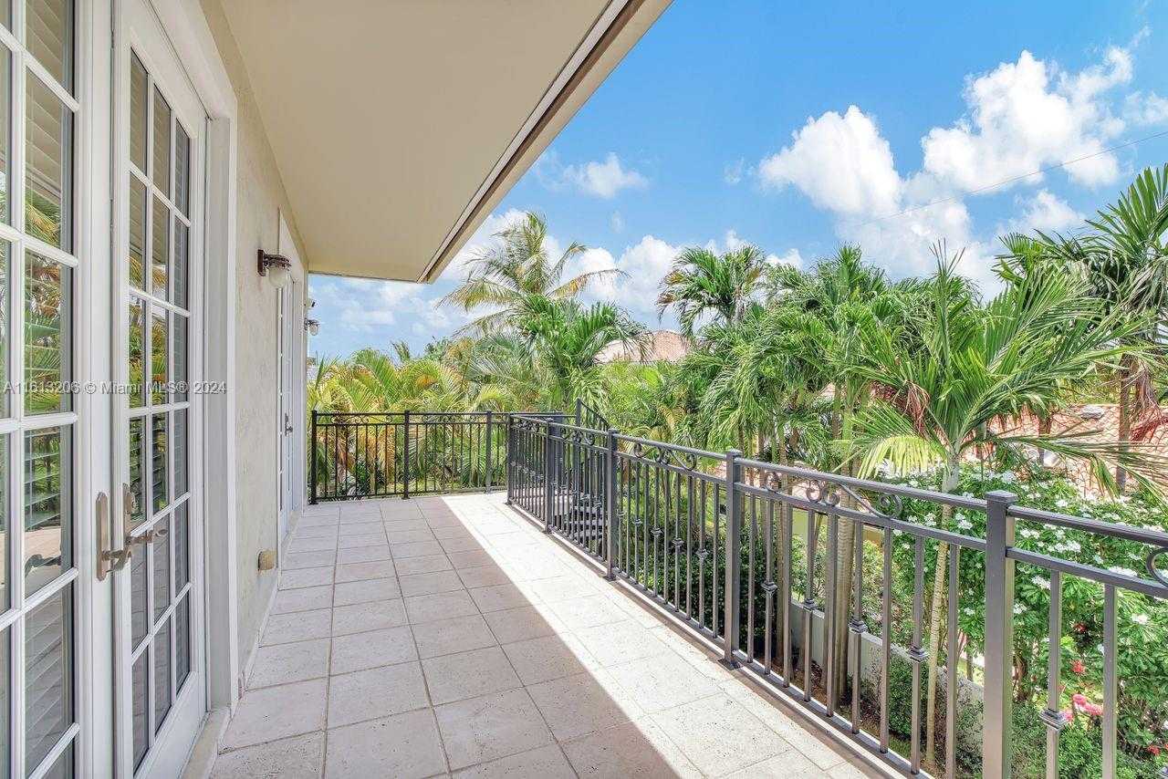 Small Image of 797 Ridgewood Rd, Key Biscayne, FL 33149, USA Number 38
