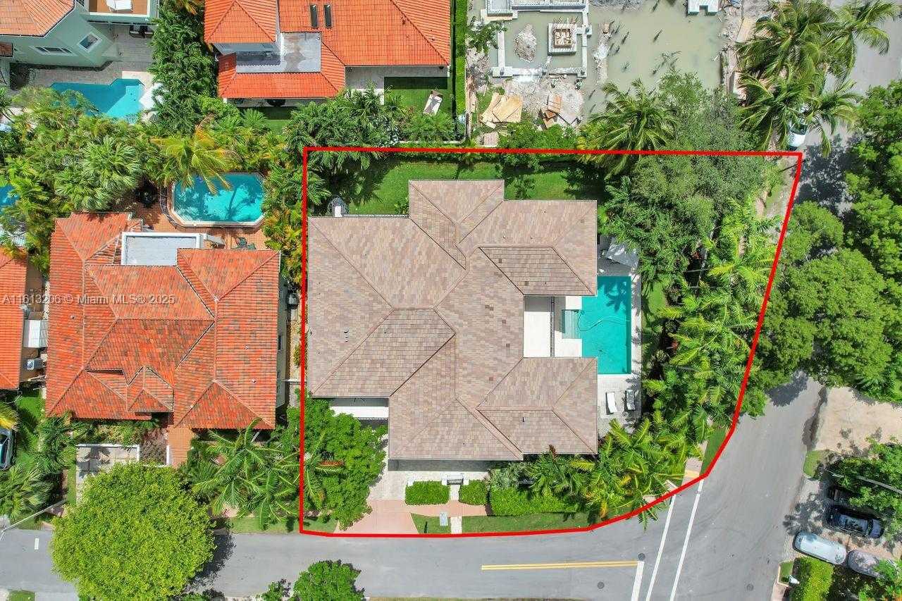 Small Image of 797 Ridgewood Rd, Key Biscayne, FL 33149, USA Number 4