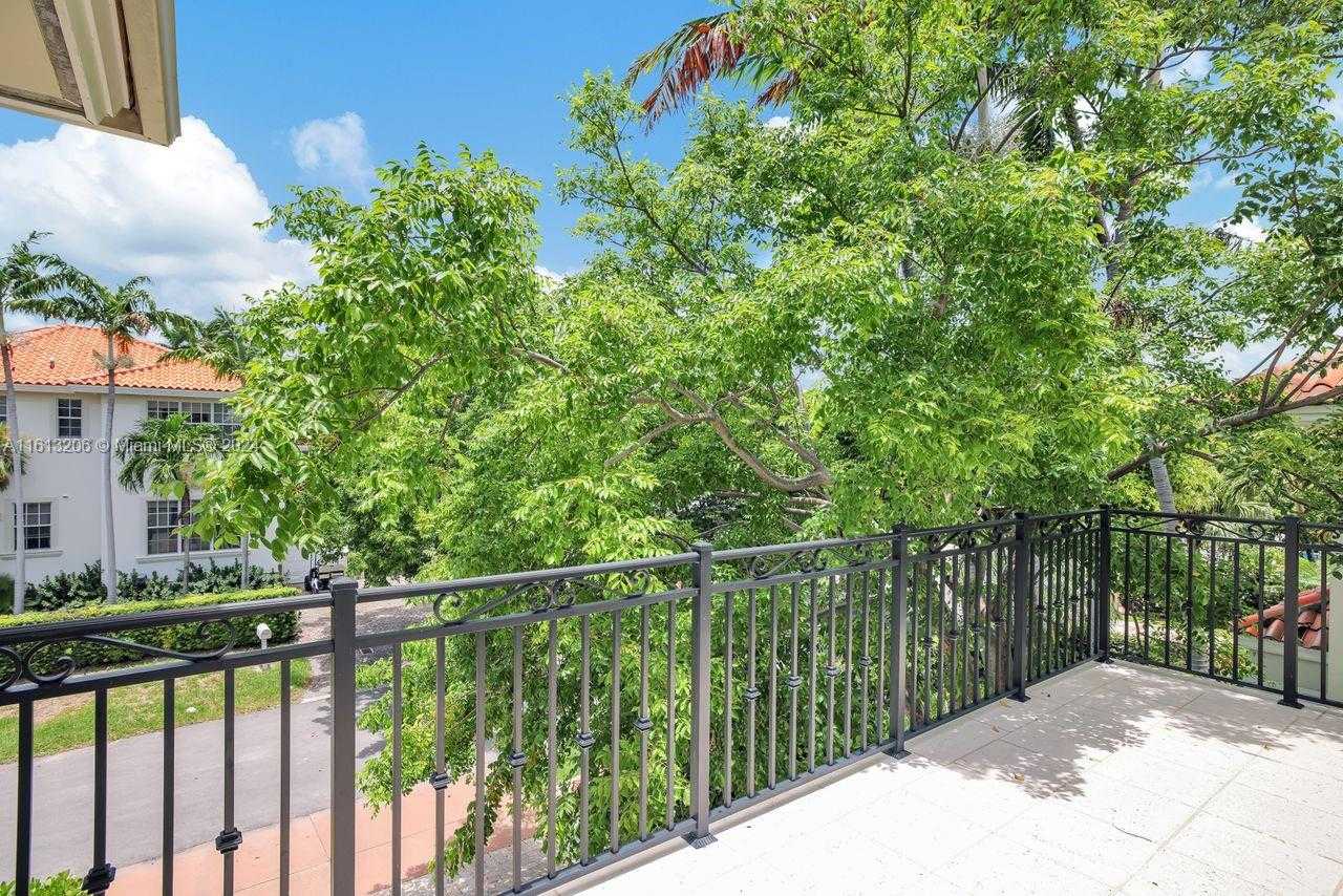 Small Image of 797 Ridgewood Rd, Key Biscayne, FL 33149, USA Number 40