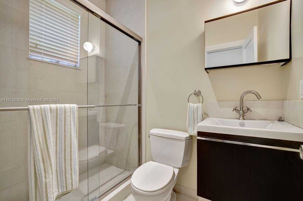 Small Image of 797 Ridgewood Rd, Key Biscayne, FL 33149, USA Number 42