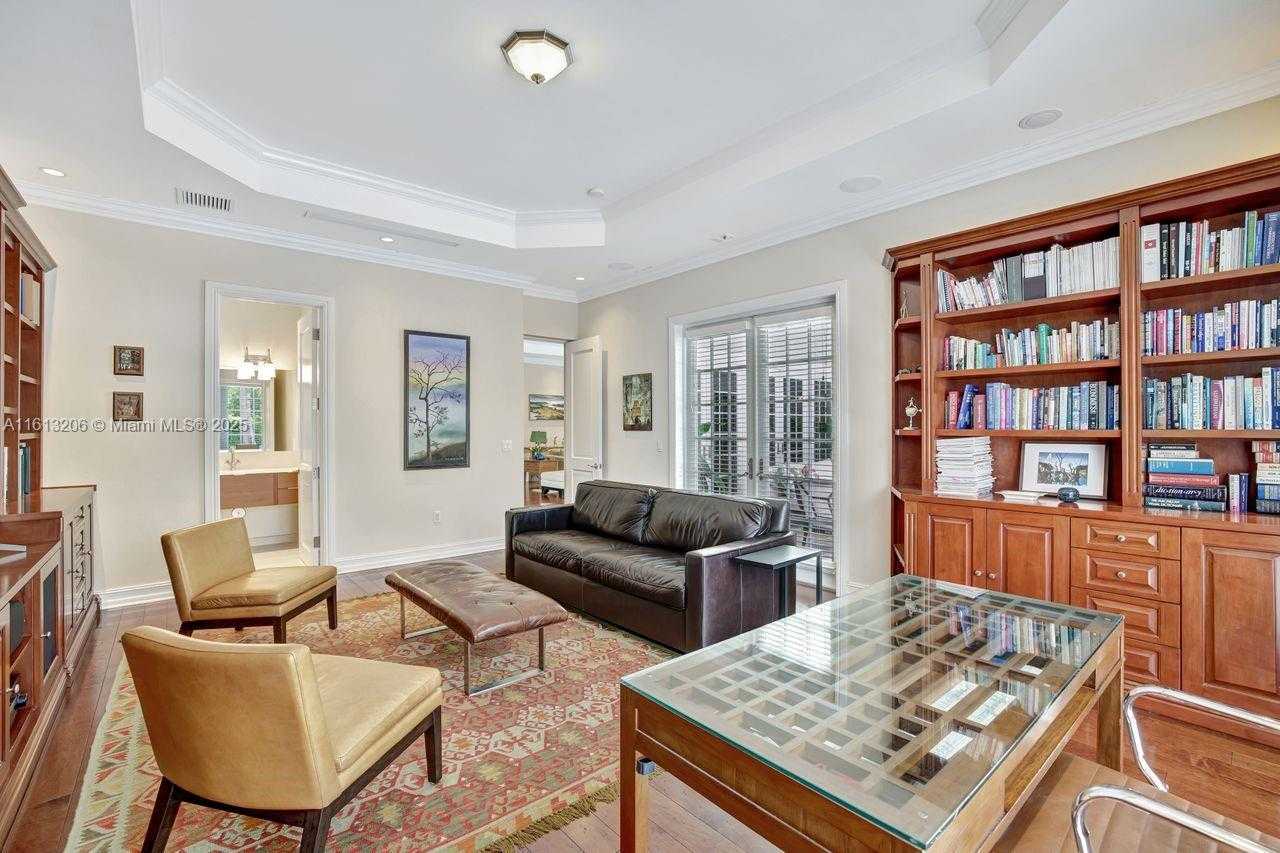Small Image of 797 Ridgewood Rd, Key Biscayne, FL 33149, USA Number 8