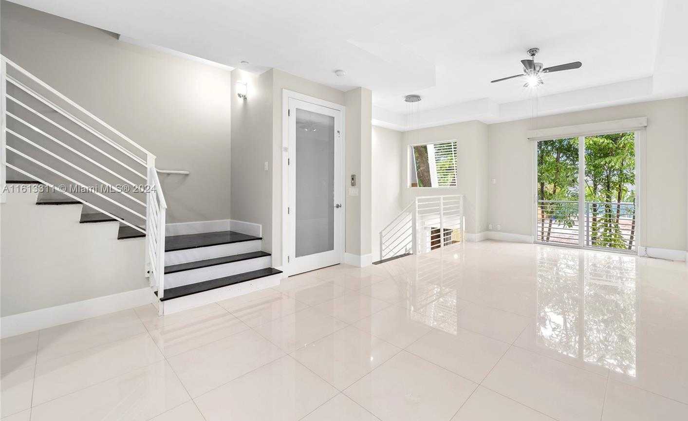 Small Image of 811 SOUTH EAST 12TH CT, Fort Lauderdale Number 2