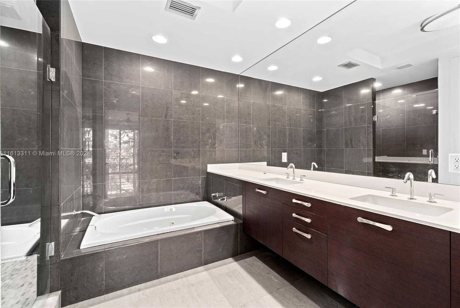 Small Image of 811 SOUTH EAST 12TH CT, Fort Lauderdale Number 7