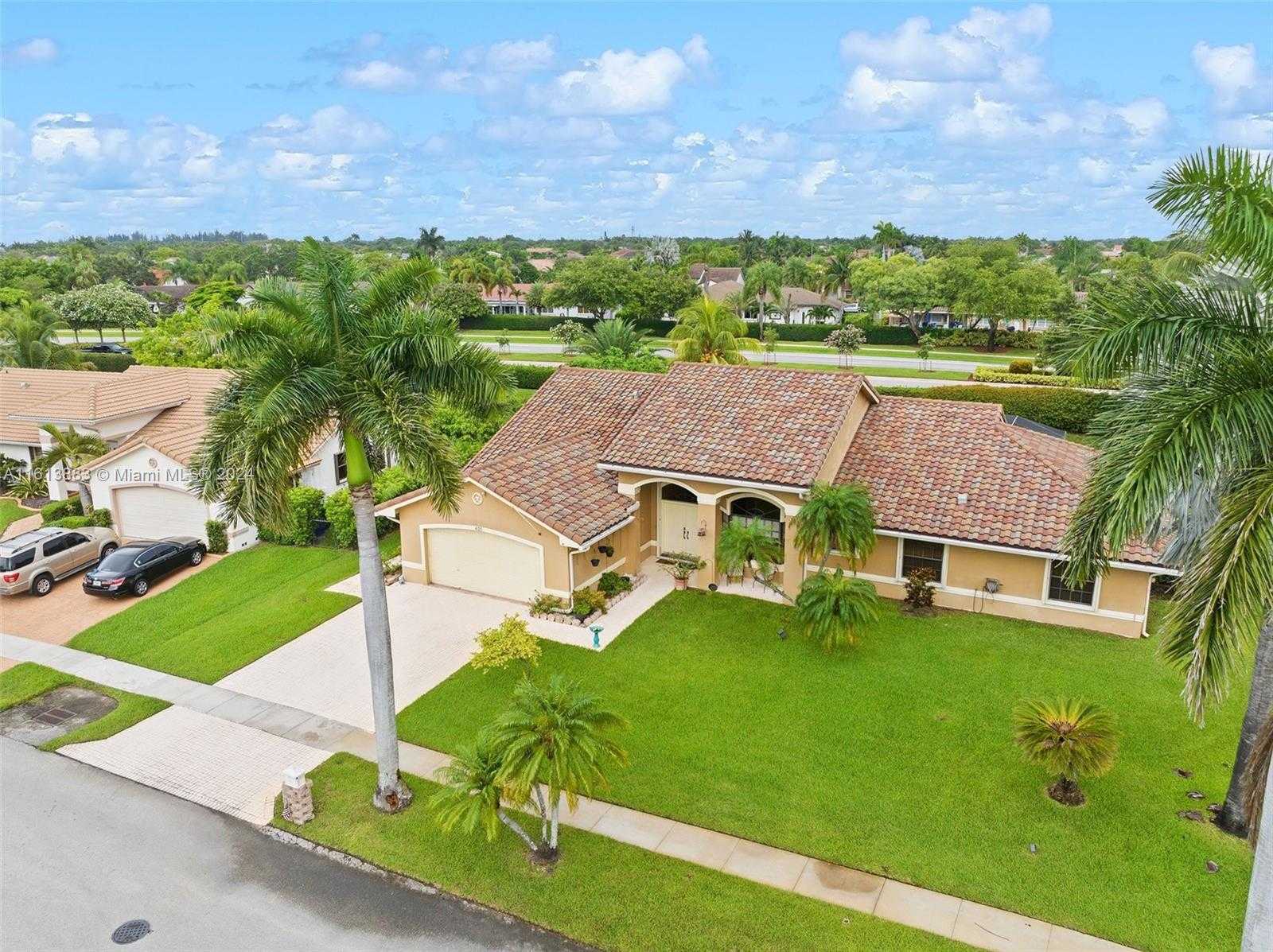 Small Image of 450 NORTH WEST 195TH AVE, Pembroke Pines Number 2