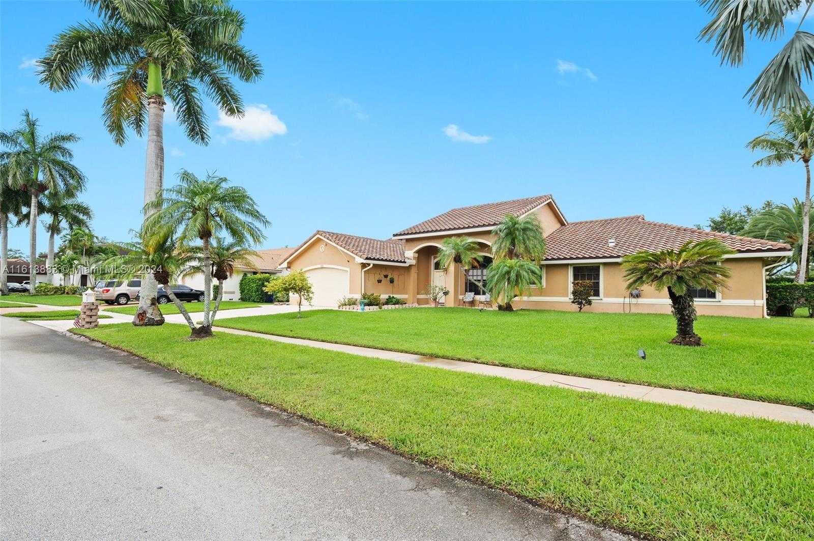 Small Image of 450 NORTH WEST 195TH AVE, Pembroke Pines Number 3