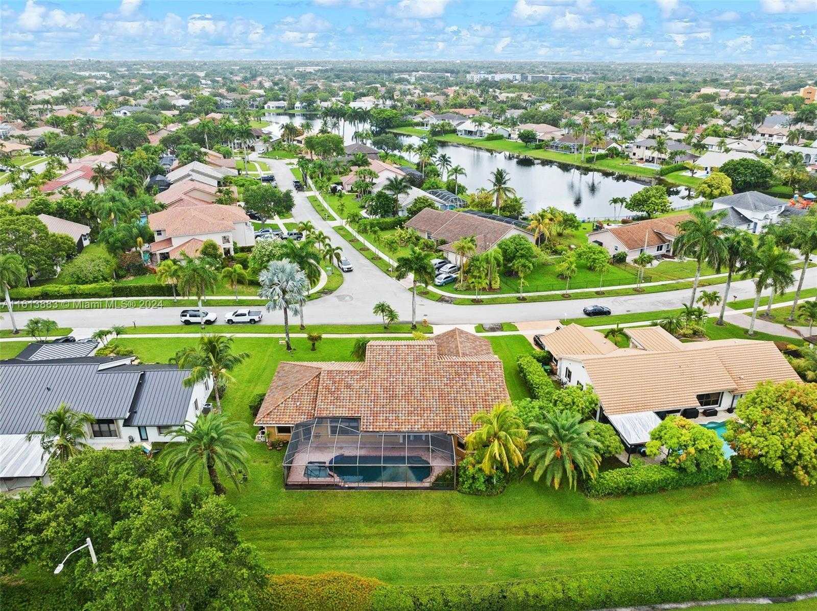 Small Image of 450 NORTH WEST 195TH AVE, Pembroke Pines Number 34