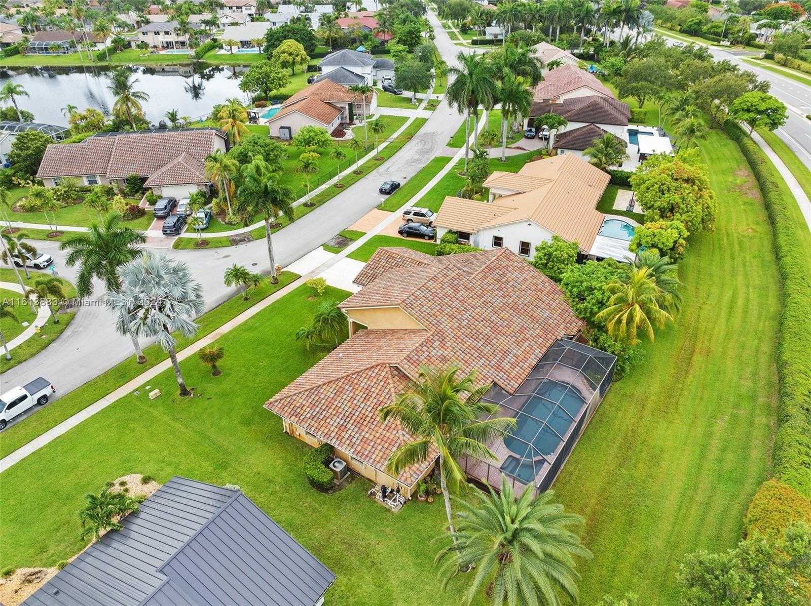 Small Image of 450 NORTH WEST 195TH AVE, Pembroke Pines Number 37
